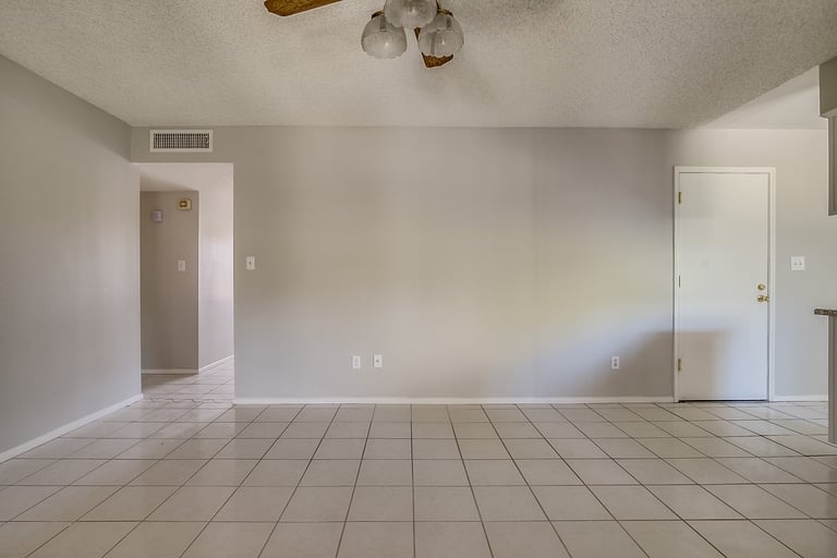 Photo 2 of 30 - 2922 E Sierra St, Phoenix, AZ 85028