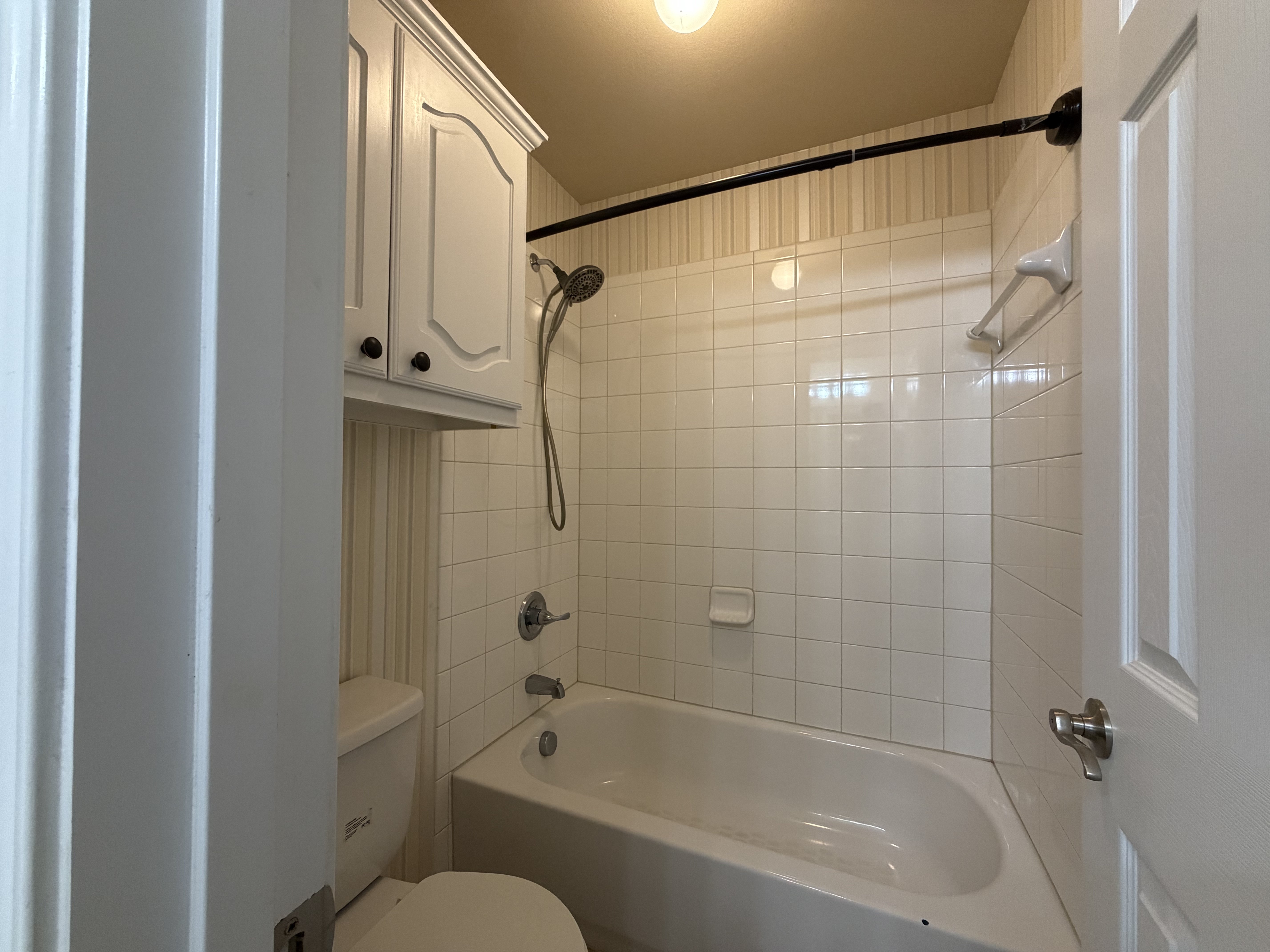 Photo 21 of 29 of 409 Lone Oak Ct, Kennedale, TX