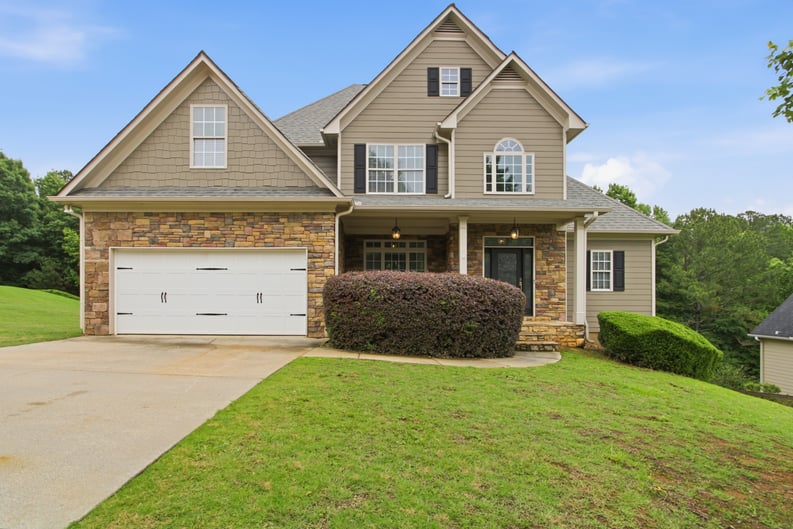 Property photo 1 of 30 Roberson Dr NE