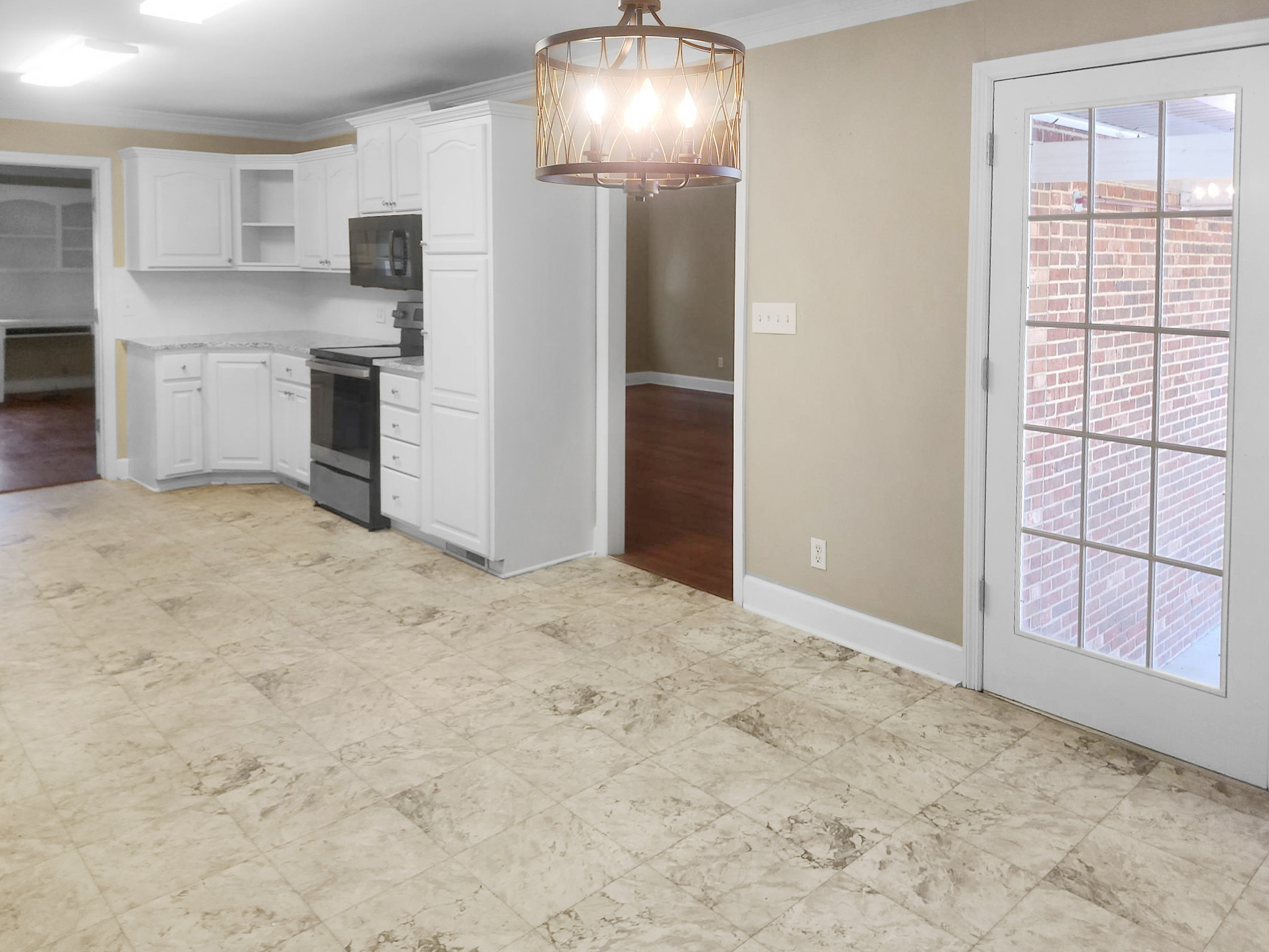 Photo 11 of 17 of 542 Lee St, Thomson, GA