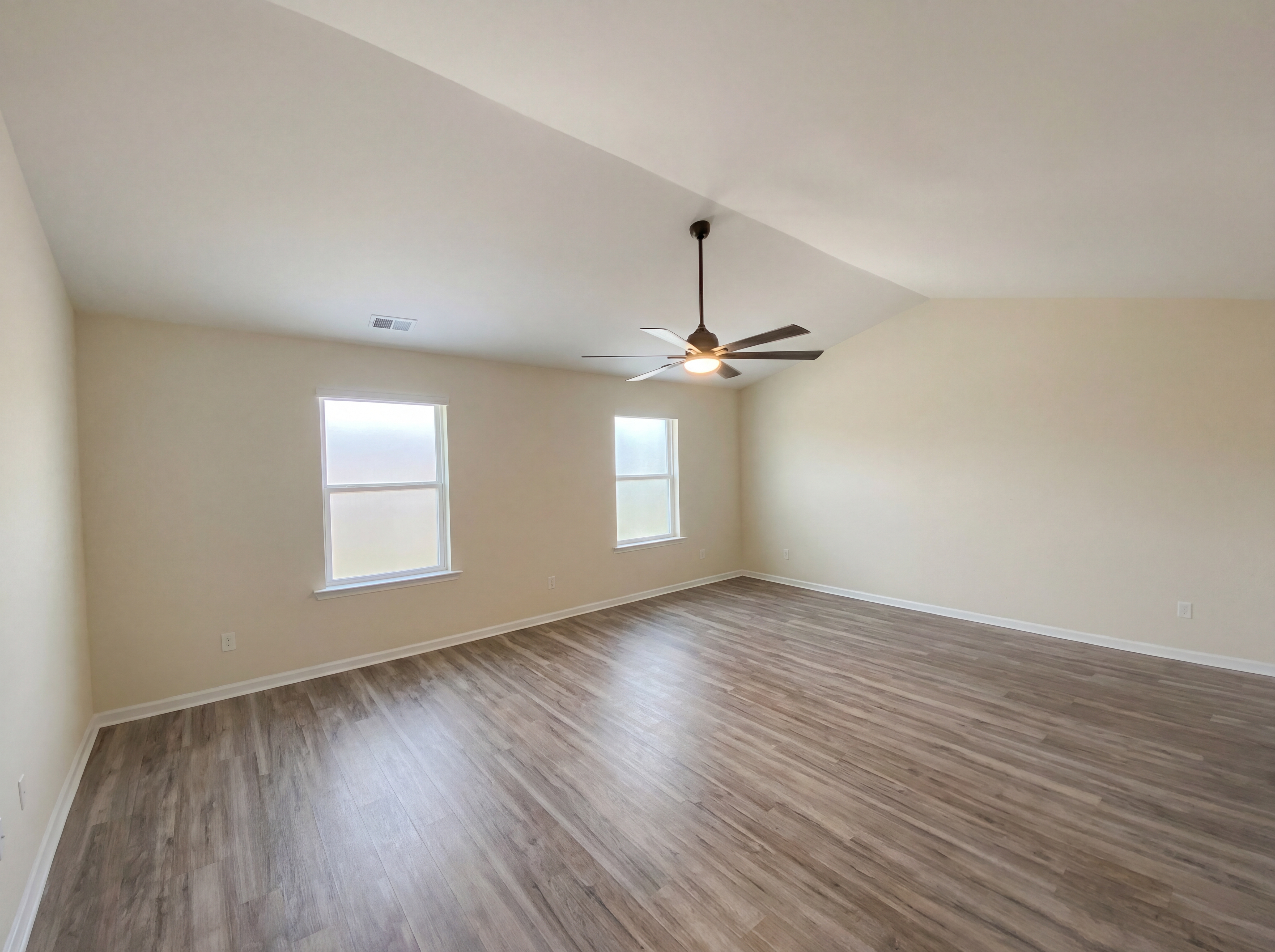 Photo 4 of 26 of 1242 Elterwater Ln, Spartanburg, SC