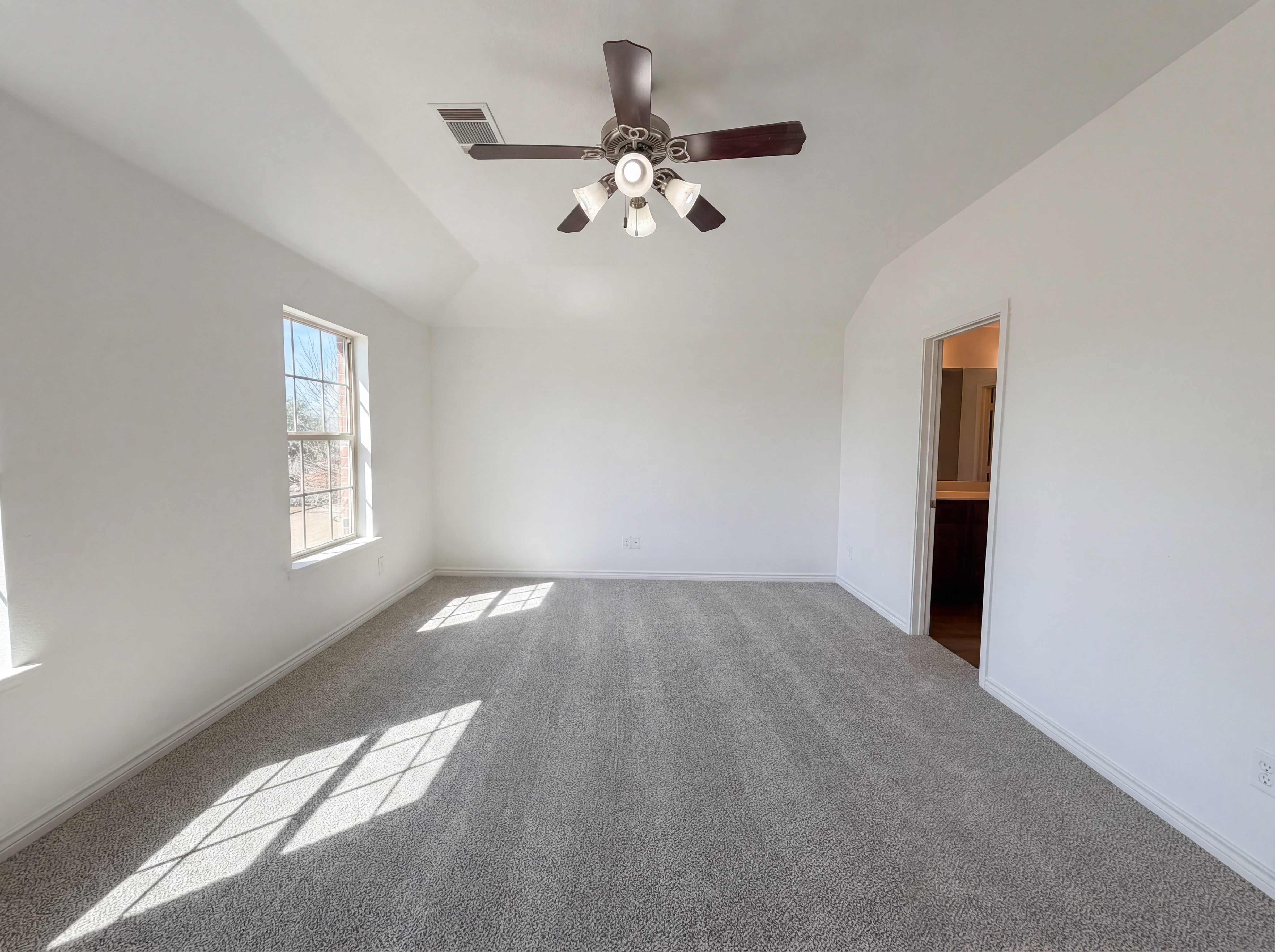 Photo 12 of 20 of 1200 Boxwood Dr, Crowley, TX