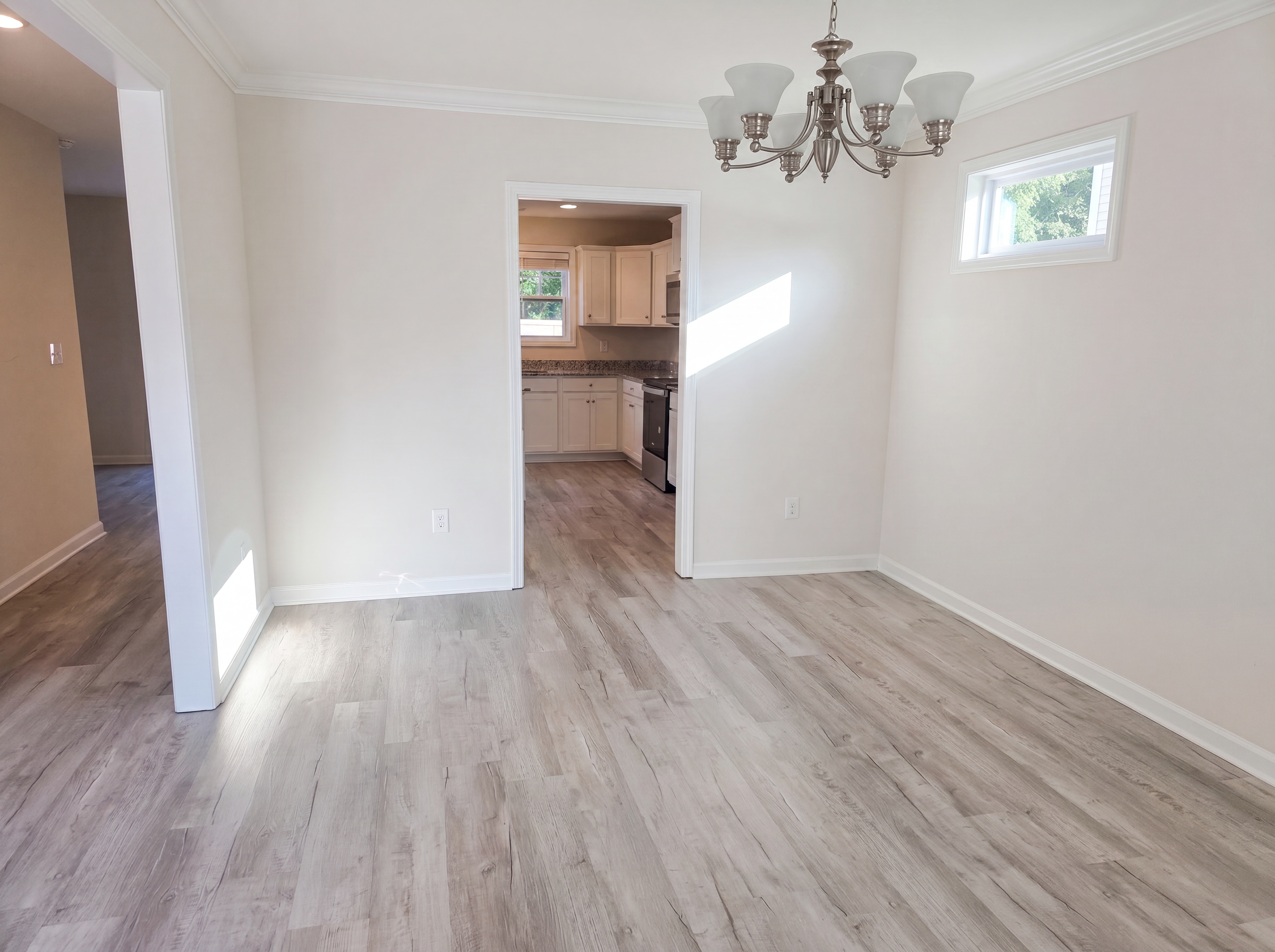 Photo 6 of 22 of 2050 Barnhart Dr, Sumter, SC