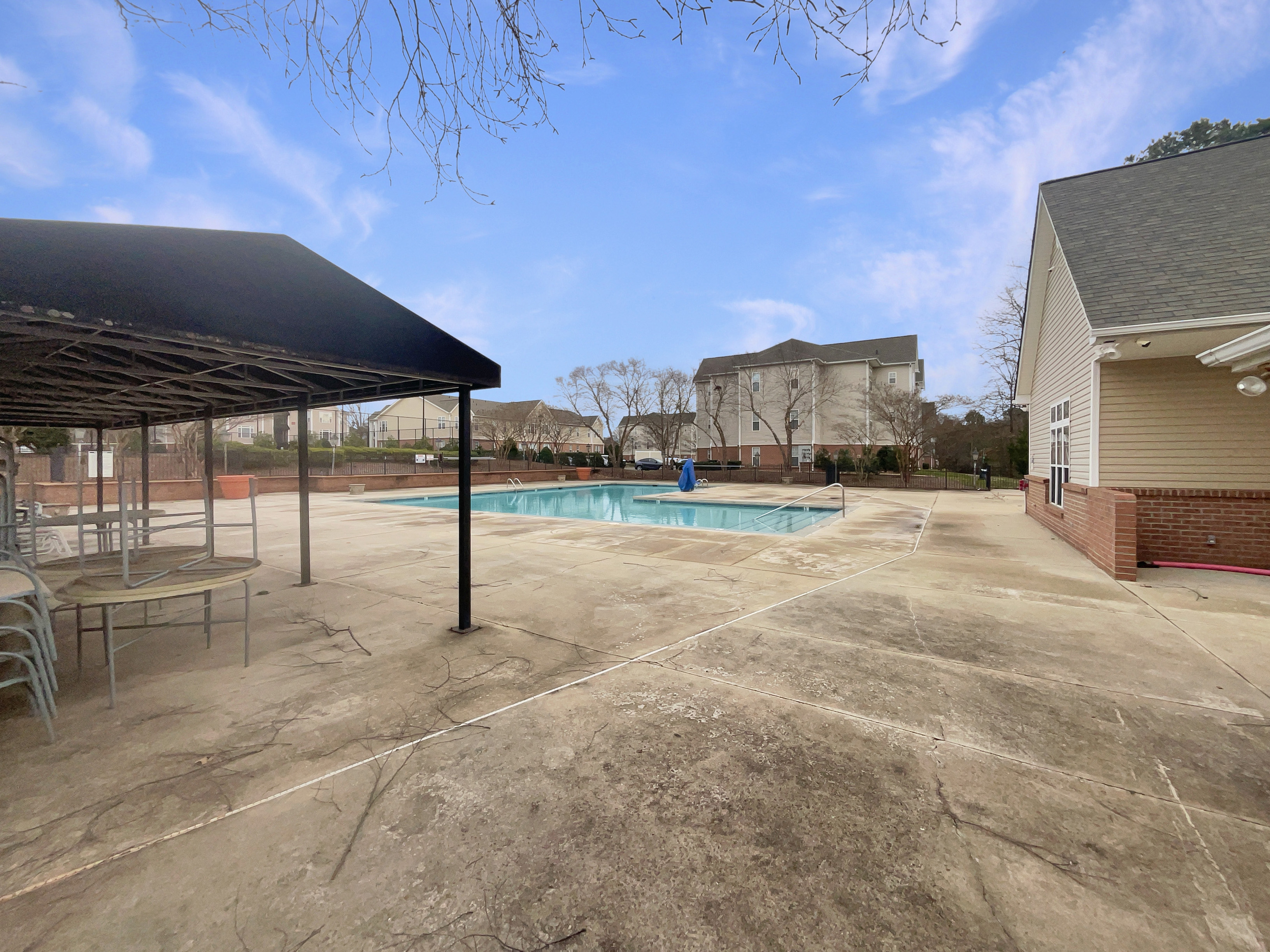 Photo 5 of 16 of 2501 Huntscroft Ln, Raleigh, NC