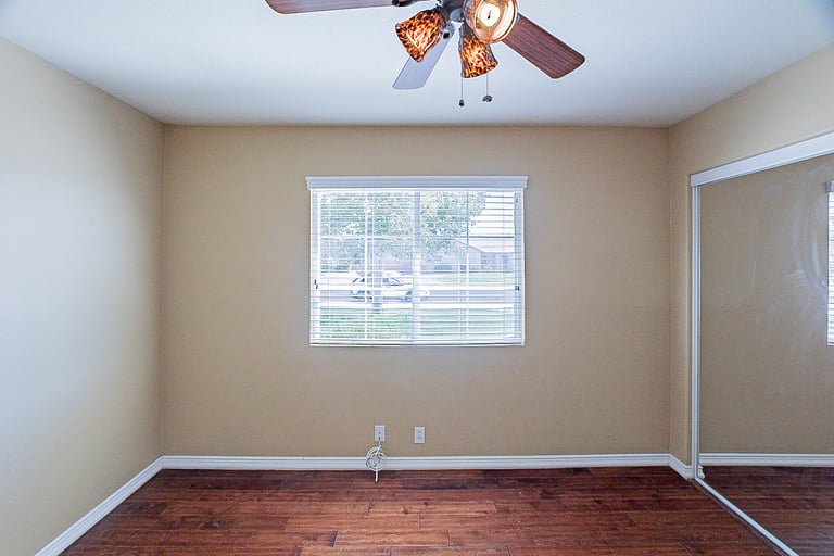 Photo 15 of 23 - 21250 Seibel Ln, Apple Valley, CA 92308