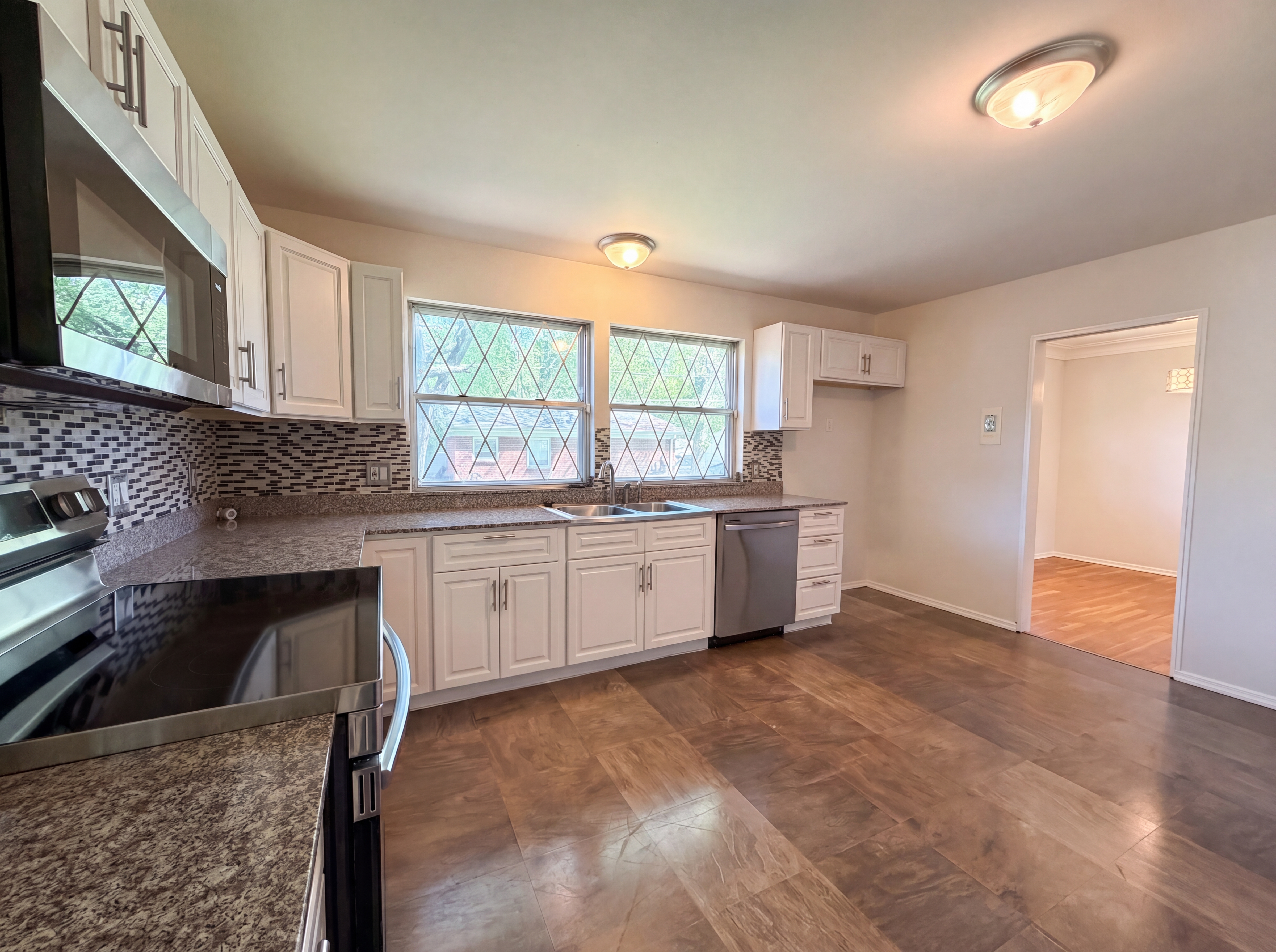 Photo 9 of 18 of 1321 Petite Dr, Saint Louis, MO