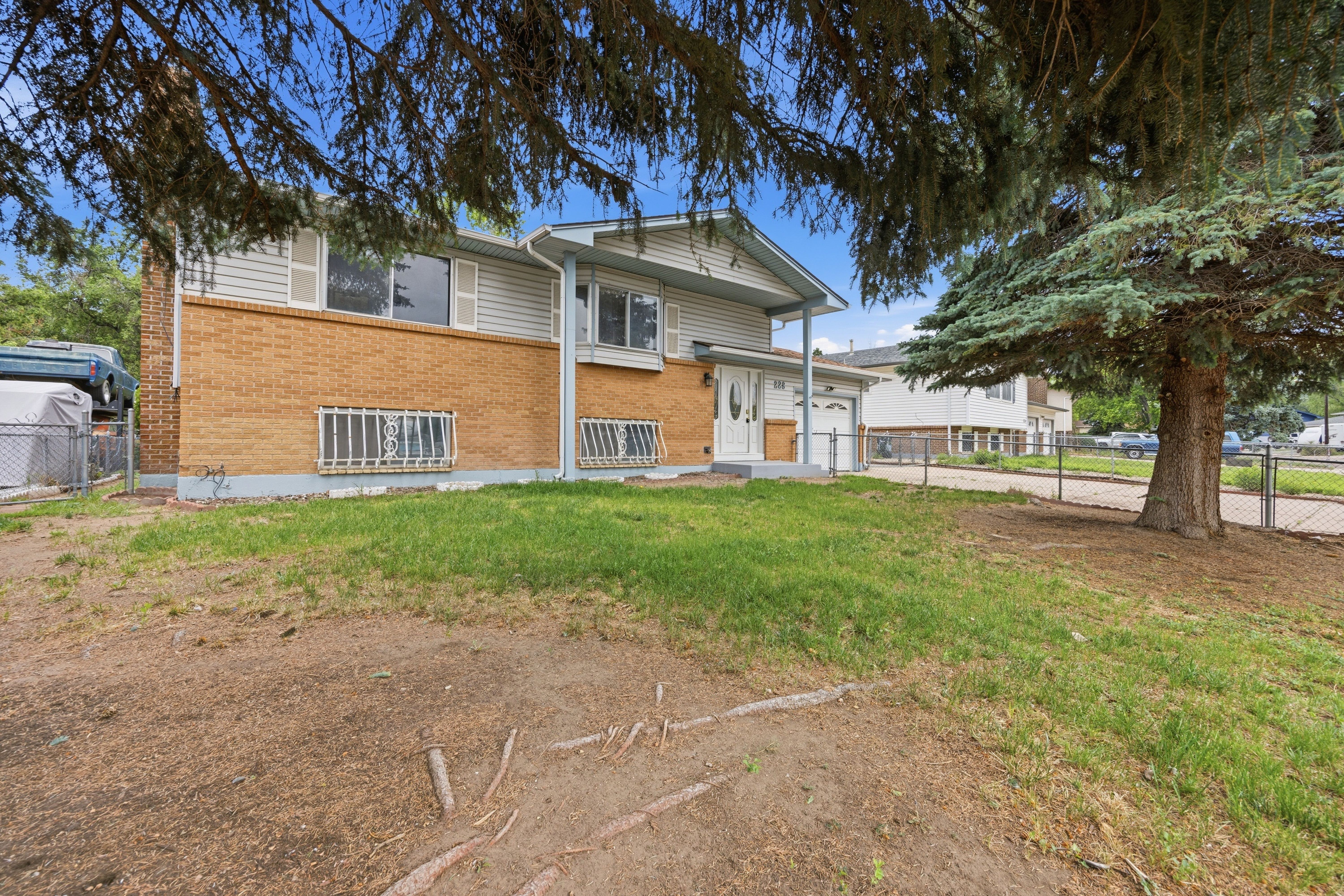 Photo 8 of 49 of 228 Fairfax St, Colorado Springs, CO