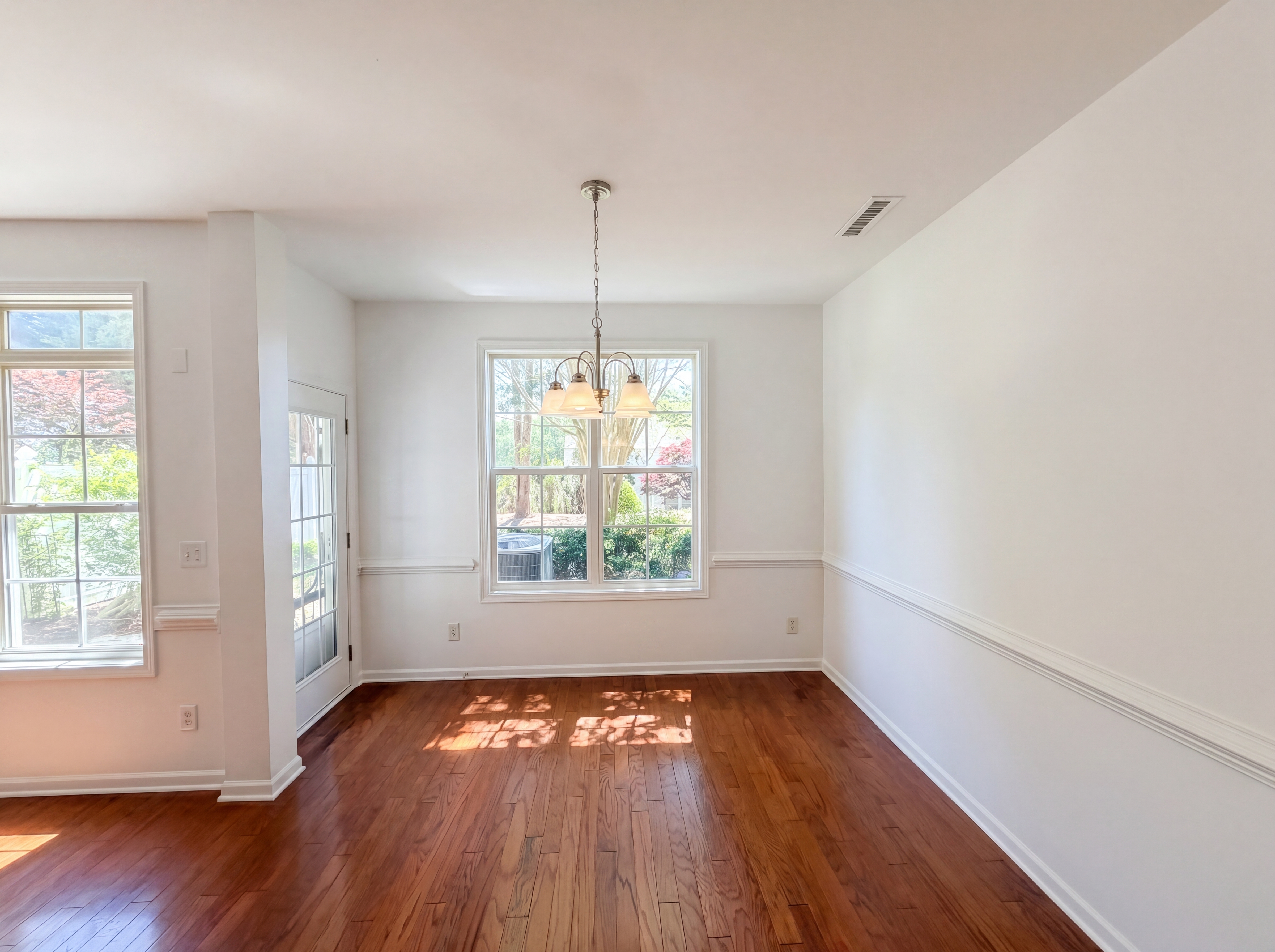 Photo 6 of 23 of 3064 Imperial Oaks Dr, Raleigh, NC