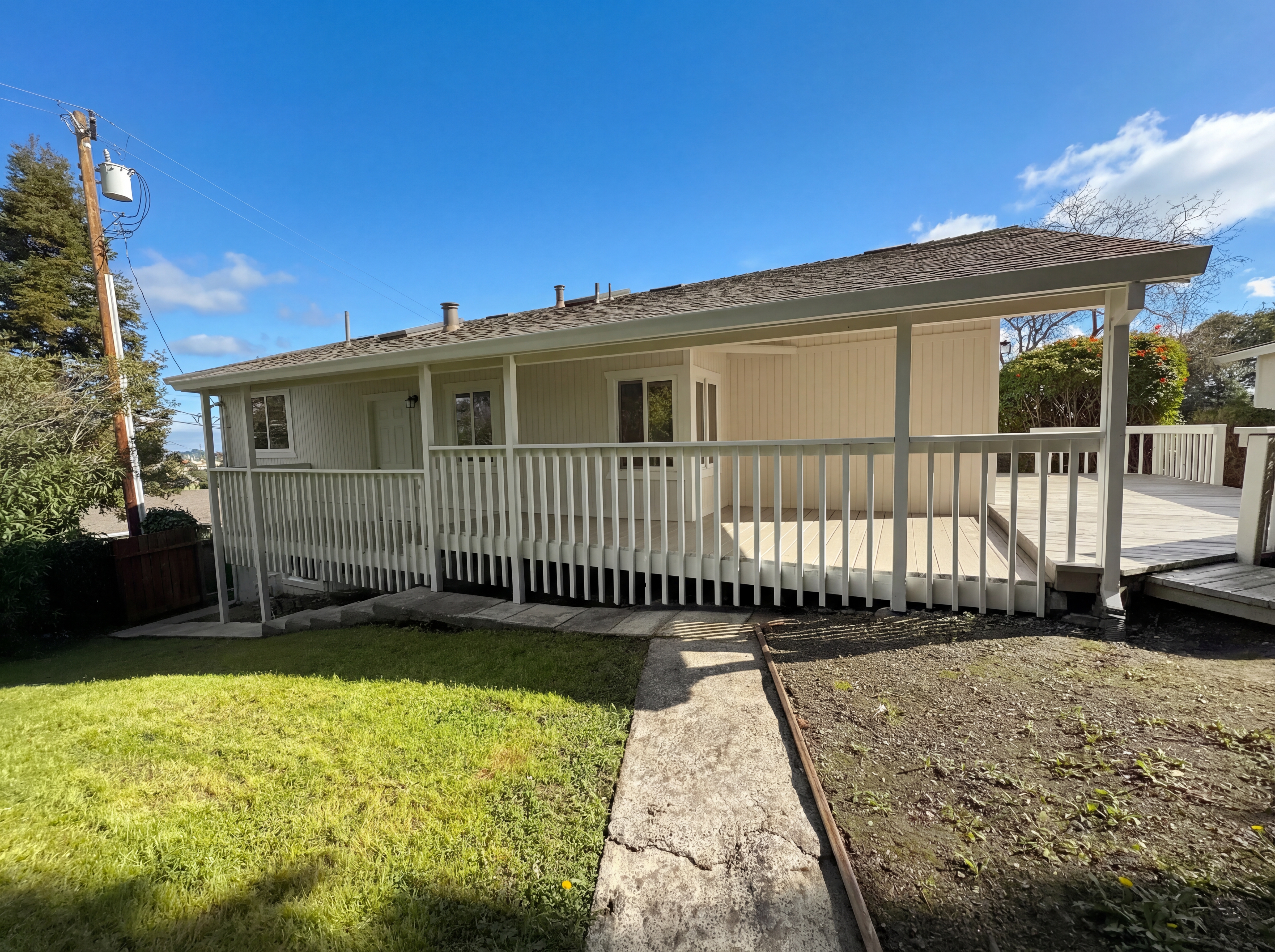 Photo 16 of 43 of 2291 Yale St, Martinez, CA
