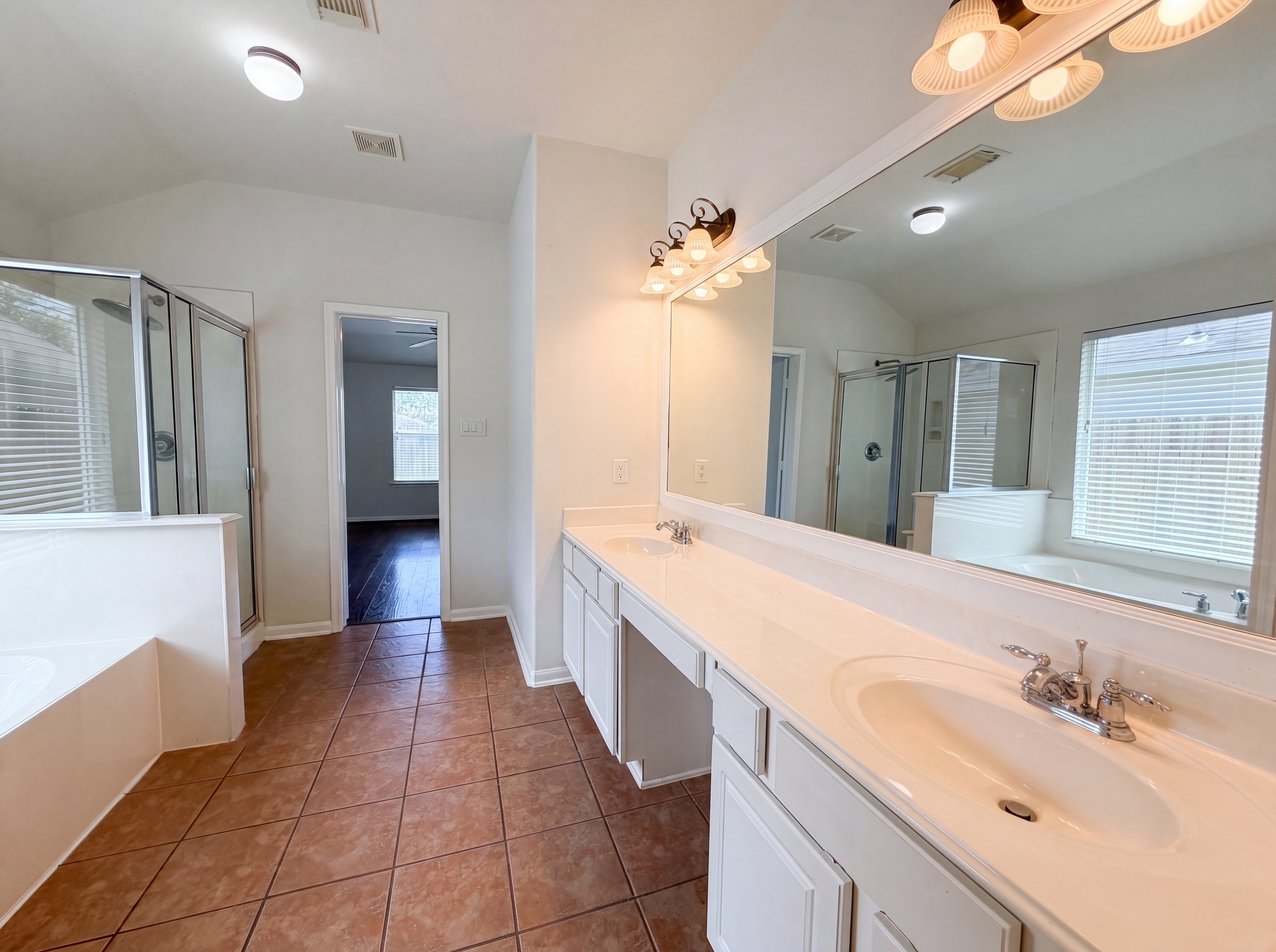 Photo 17 of 20 of 6843 Tammany Manor Ln, Spring, TX