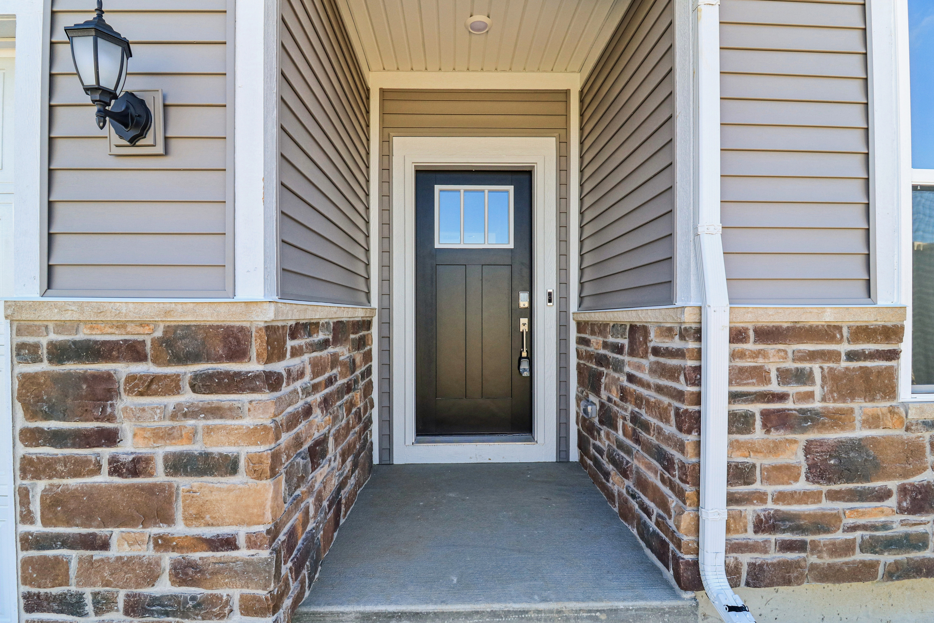 Photo 17 of 31 of 12256 Barcroft Cir, Huntley, IL