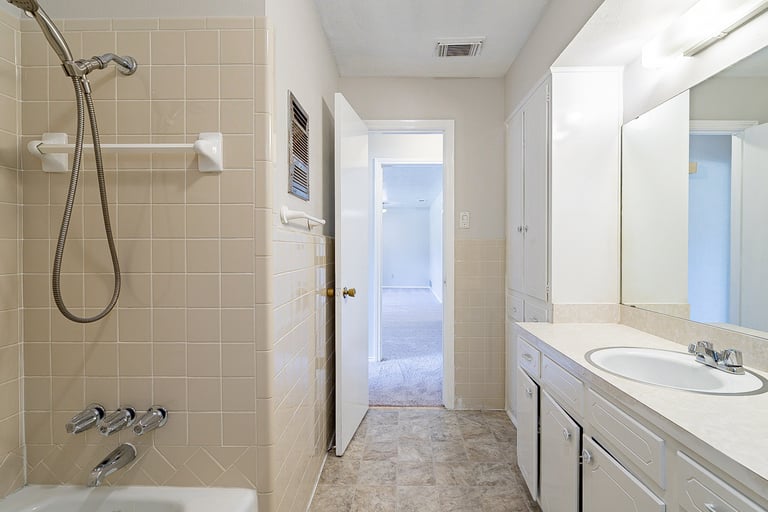 Photo 22 of 31 - 1903 Leslie St, Denton, TX 76205