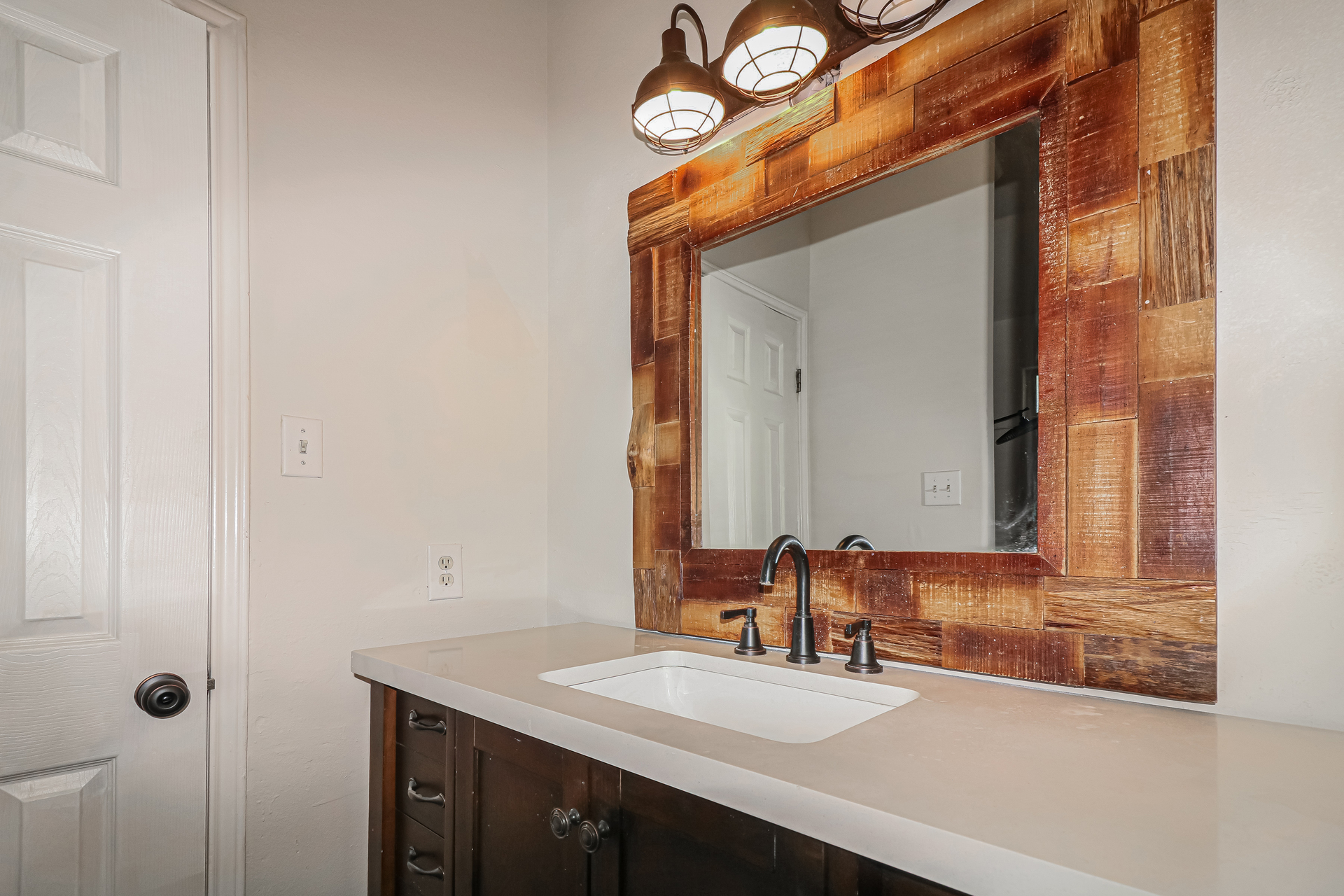 Photo 14 of 21 of 7706 Impala Dr, Corpus Christi, TX