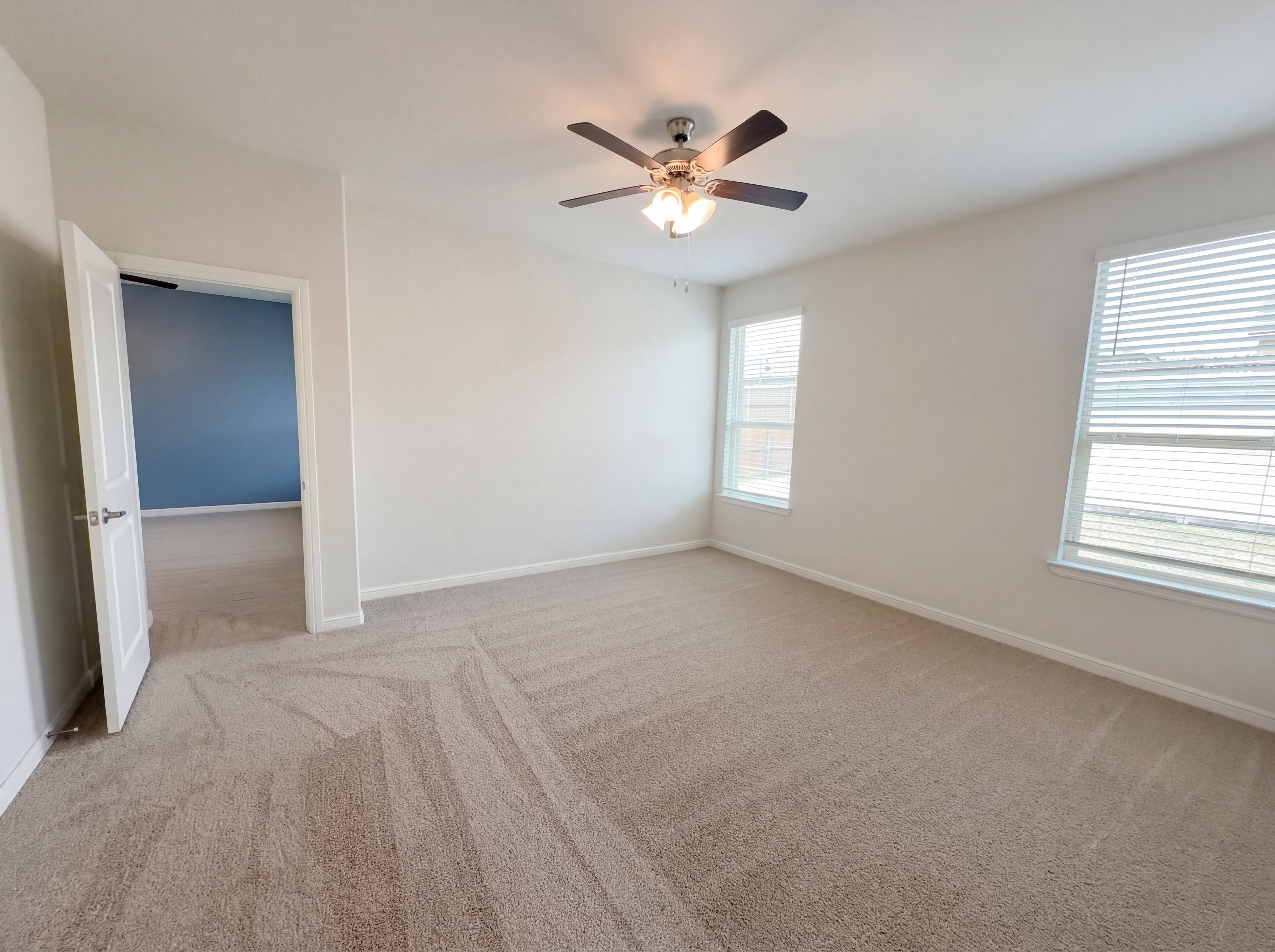 Photo 4 of 16 of 2520 Allview Ln, Red Oak, TX