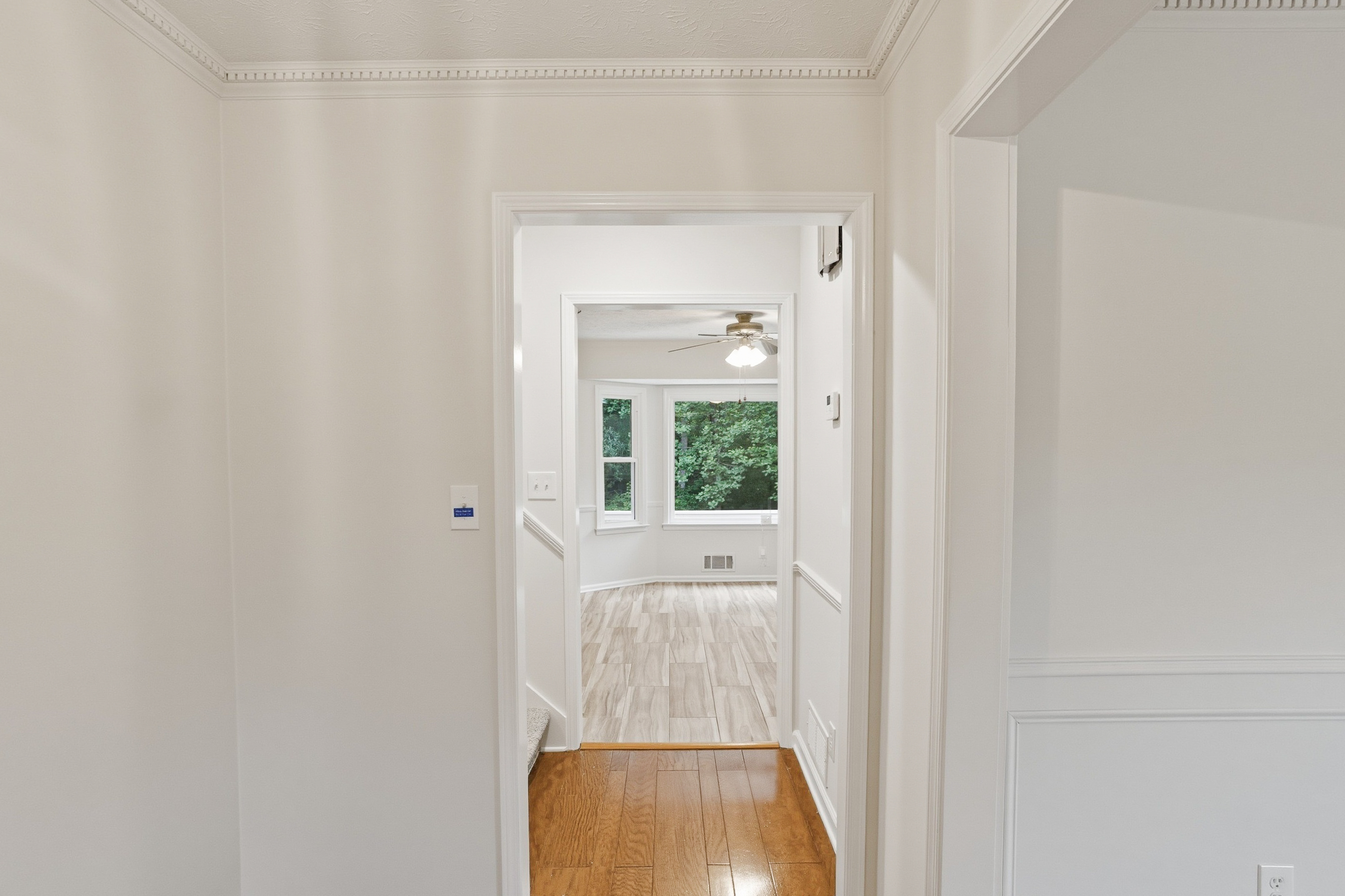 Photo 11 of 37 of 3839 Cotswold Dr , Lilburn, GA
