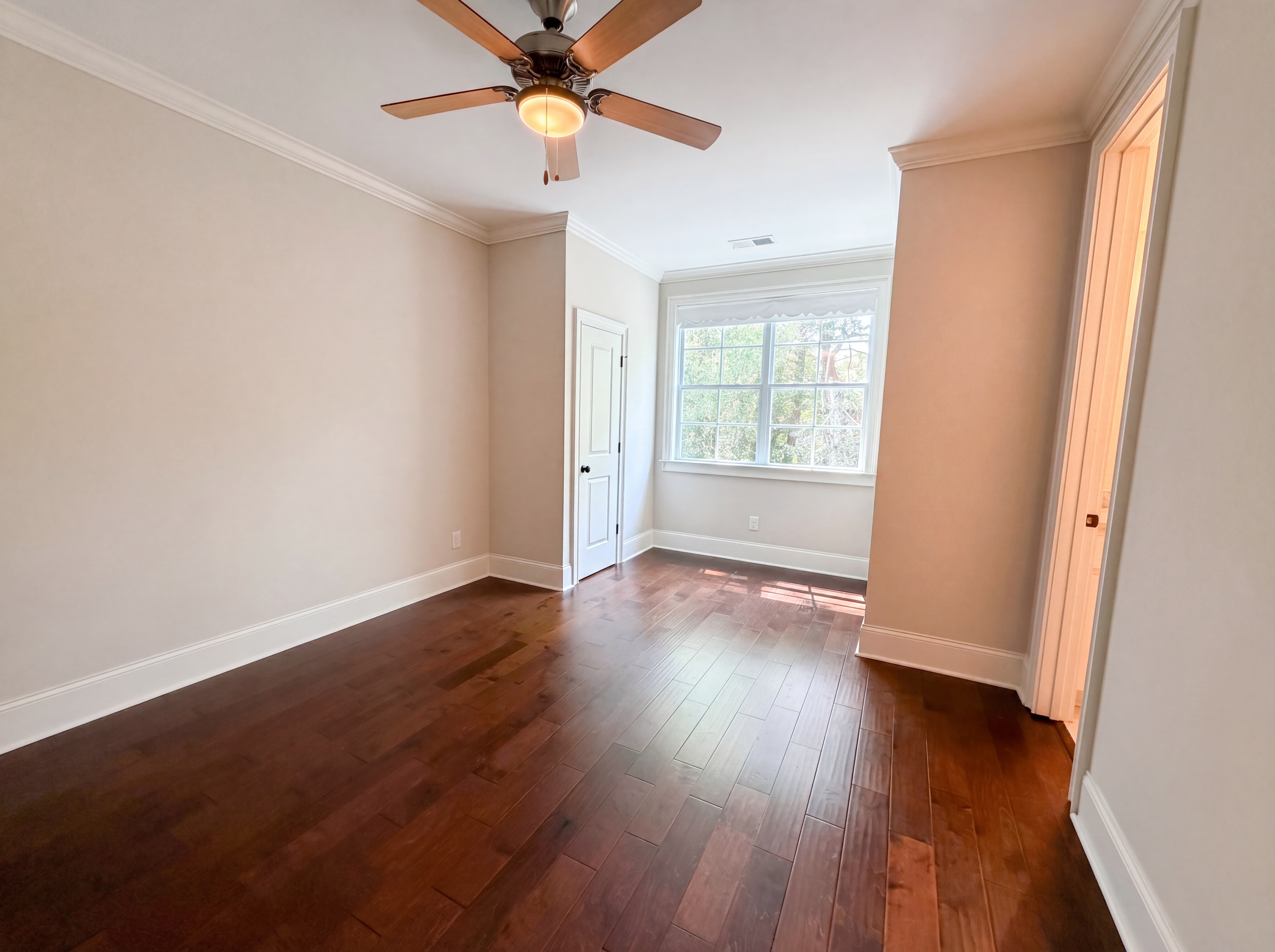 Photo 15 of 36 of 1901 Parrish Dr, Columbia, SC