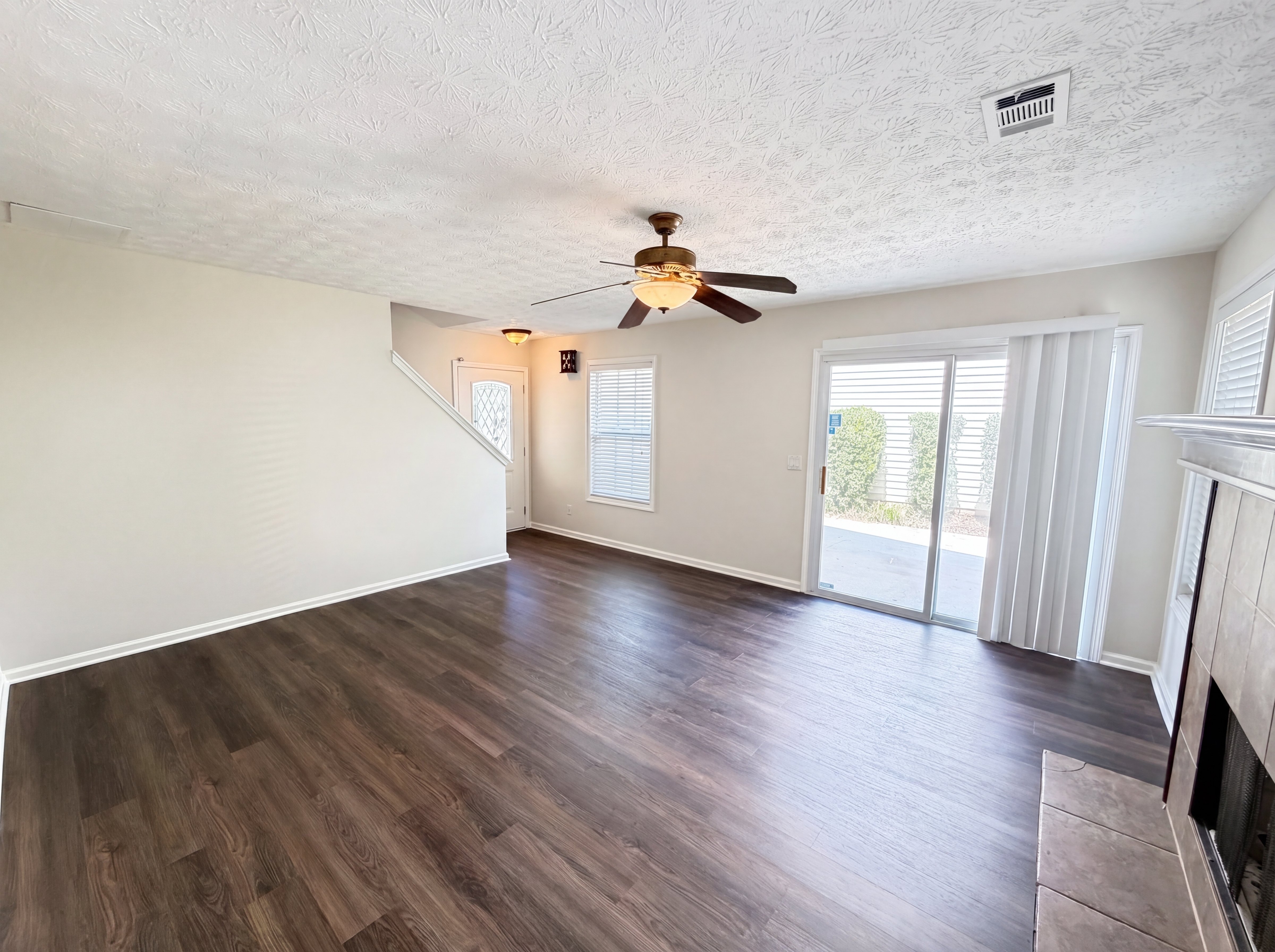 Photo 6 of 21 of 13331 Harpley Ct, Alpharetta, GA