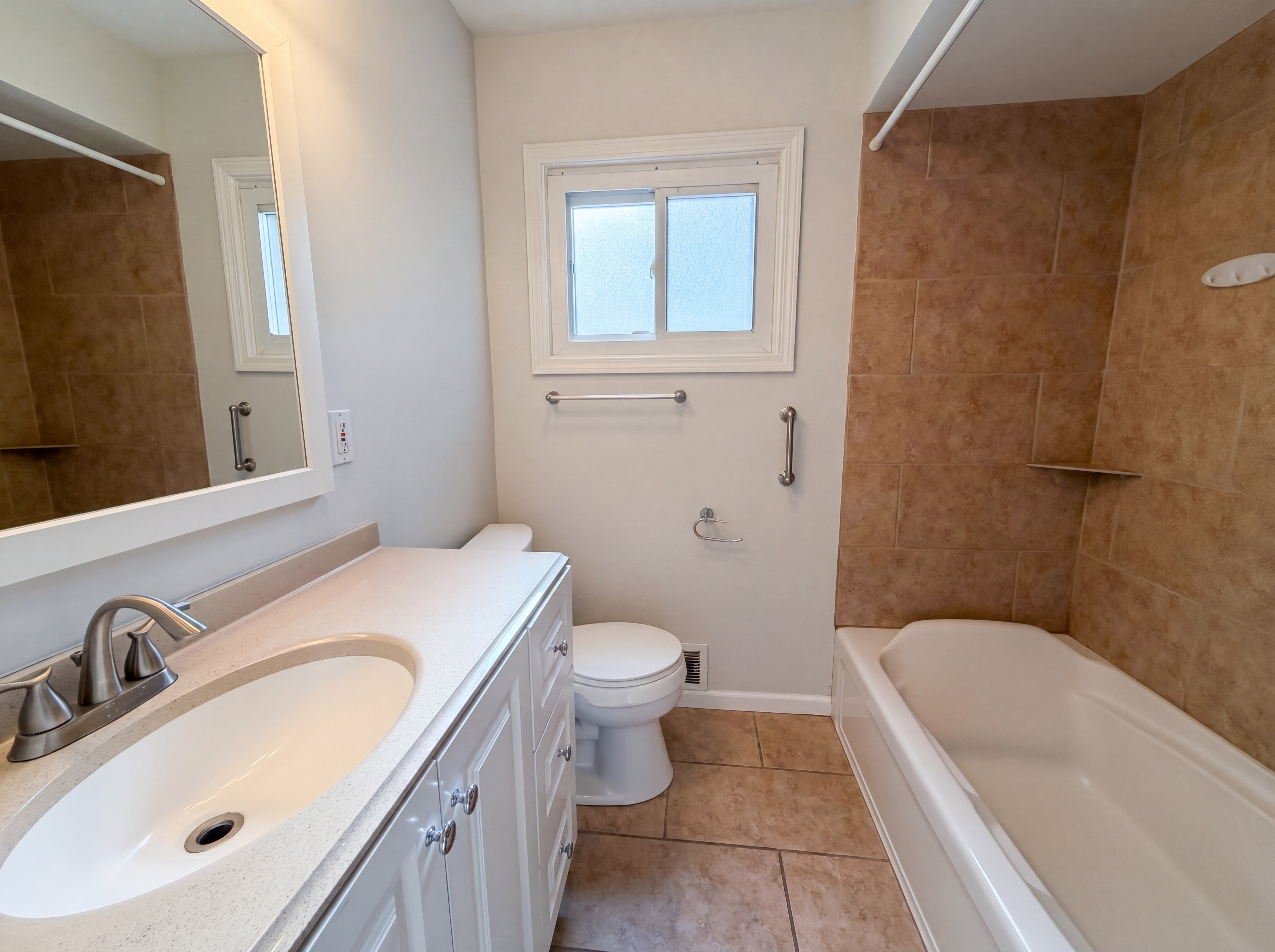 Photo 6 of 21 of 6252 Anita Dr, Cleveland, OH