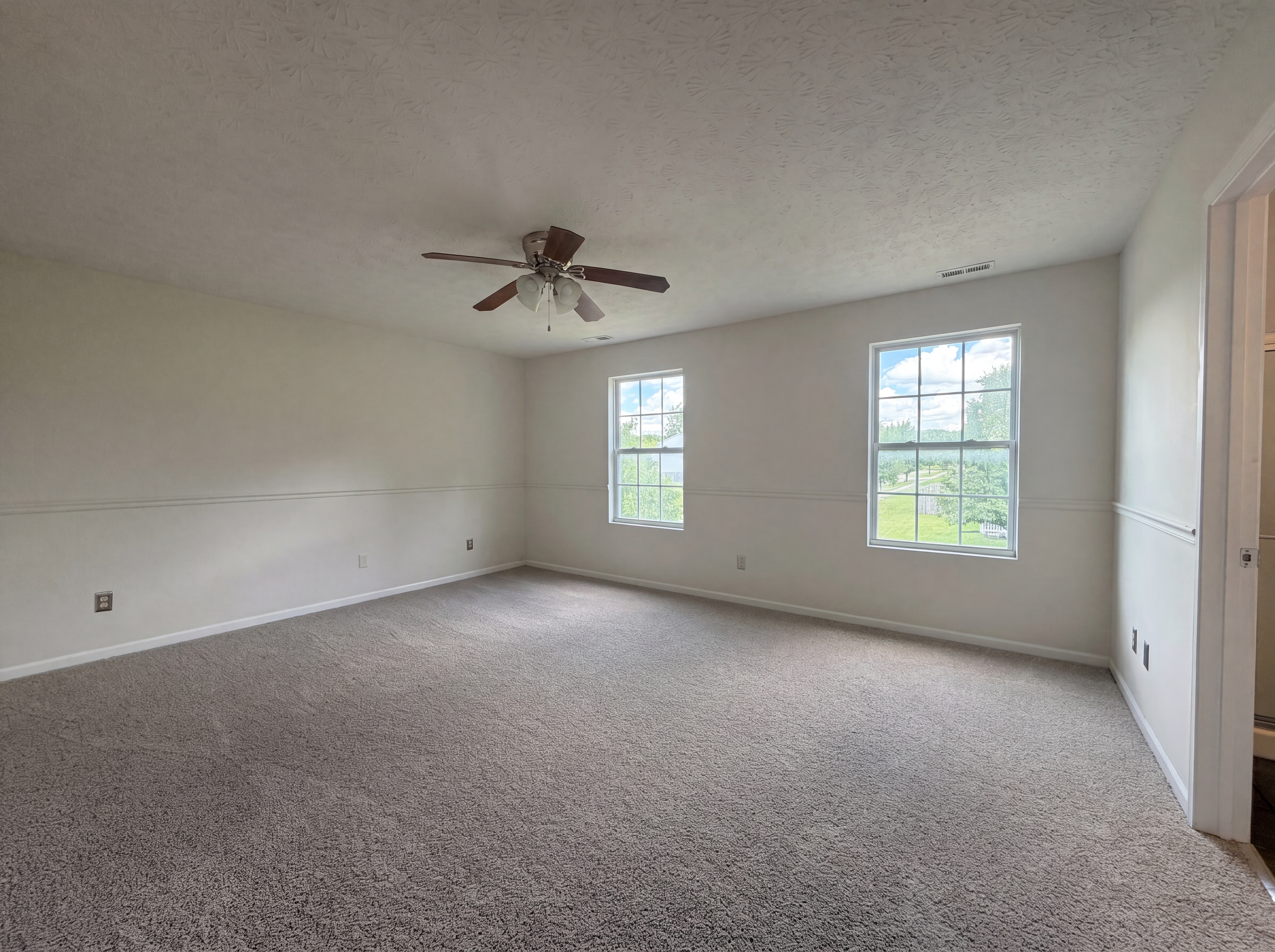 Photo 18 of 29 of 4625 Kenross Dr, Columbus, OH