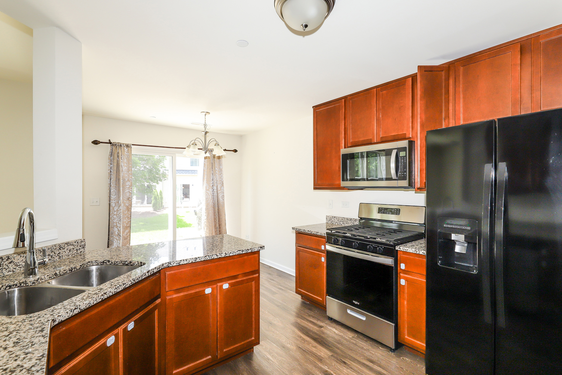 Photo 2 of 21 of 1437 Crimson Ln, Yorkville, IL