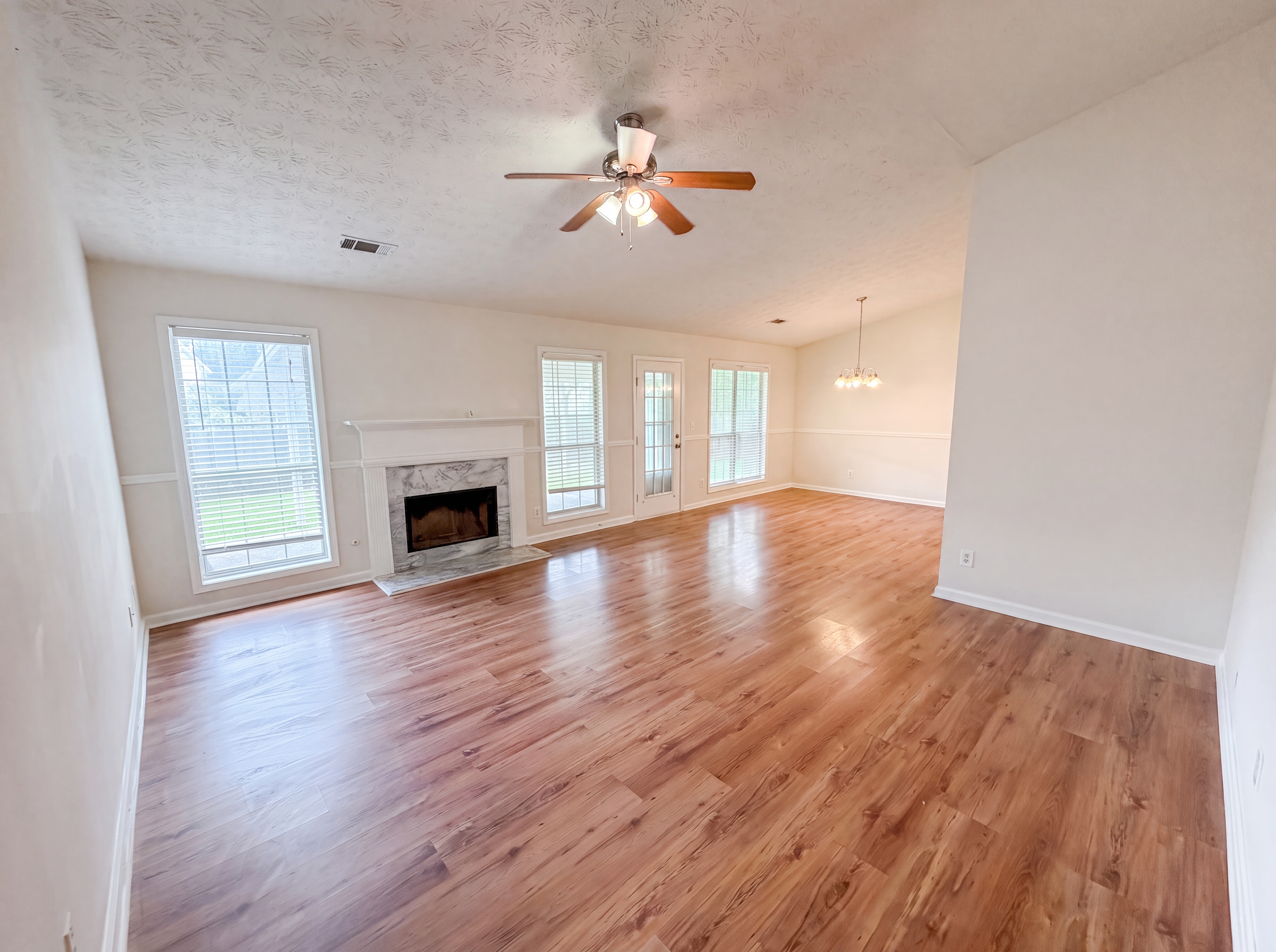 Photo 3 of 29 of 5137 Overlook View Ct, Duluth, GA