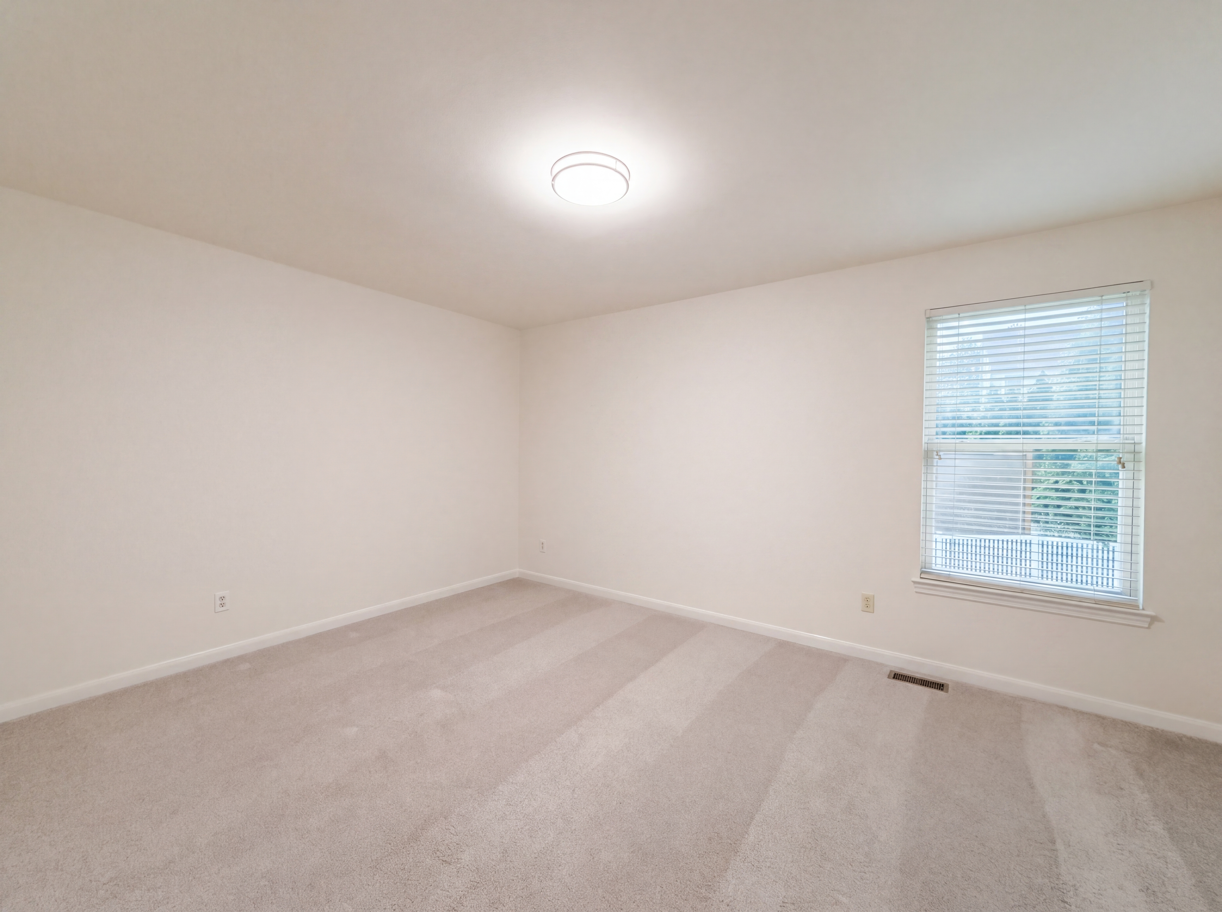 Photo 16 of 26 of 2212 Harborside Dr, DARDENNE PRAIRIE, MO