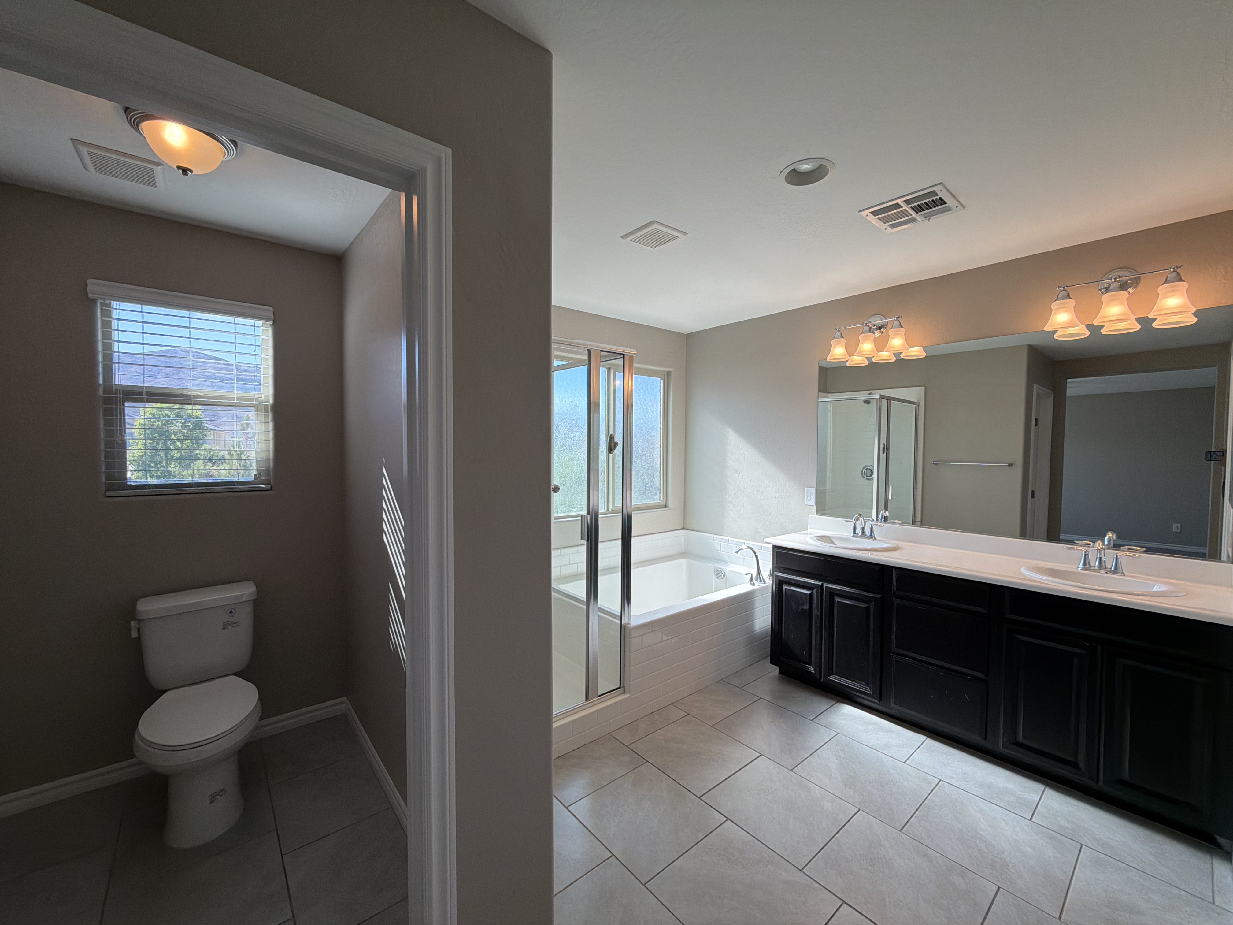 Photo 18 of 35 of 12243 Loggeta Way, Las Vegas, NV
