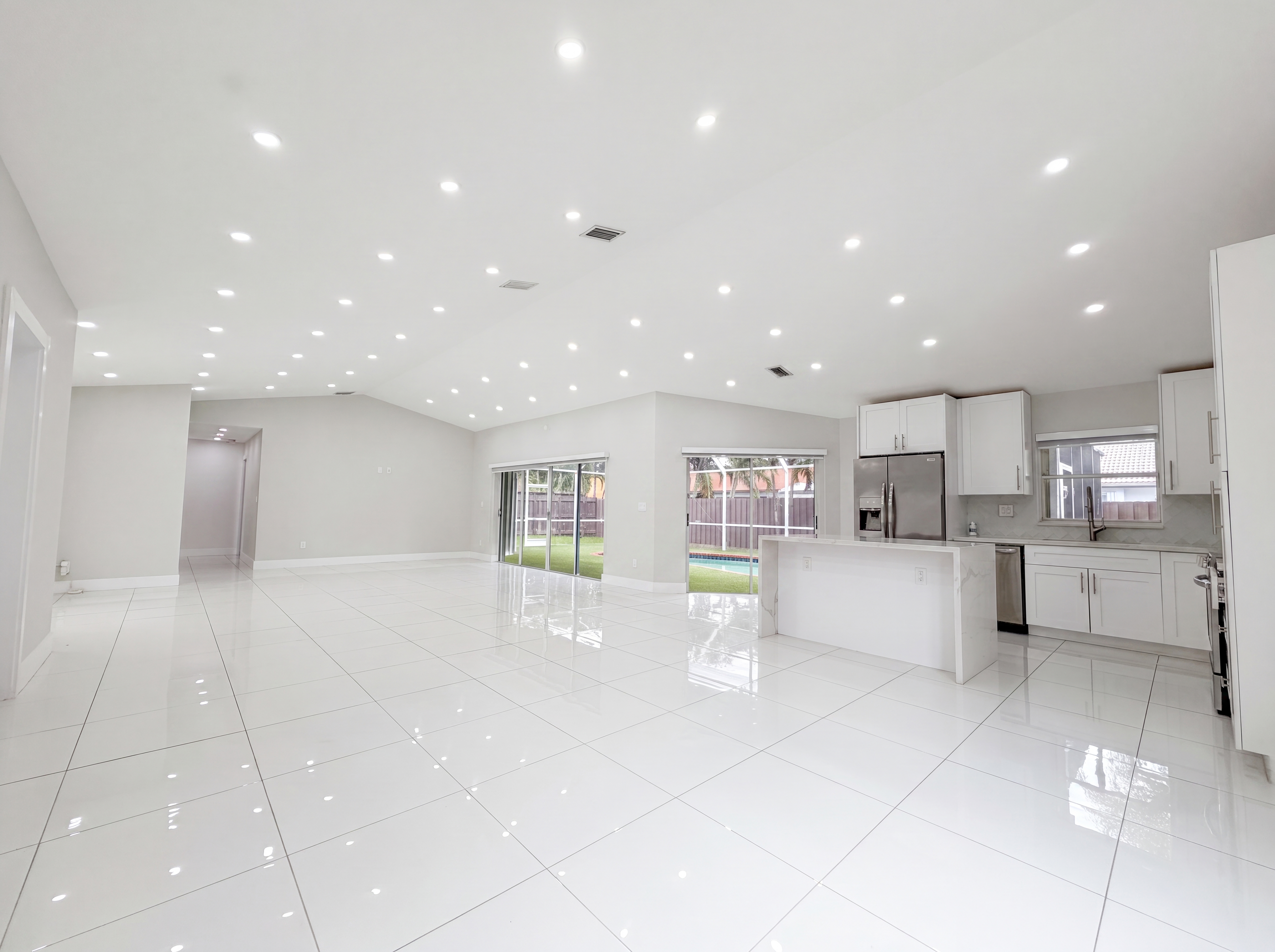 Photo 8 of 25 of 16571 SW 145th Ave, Miami, FL