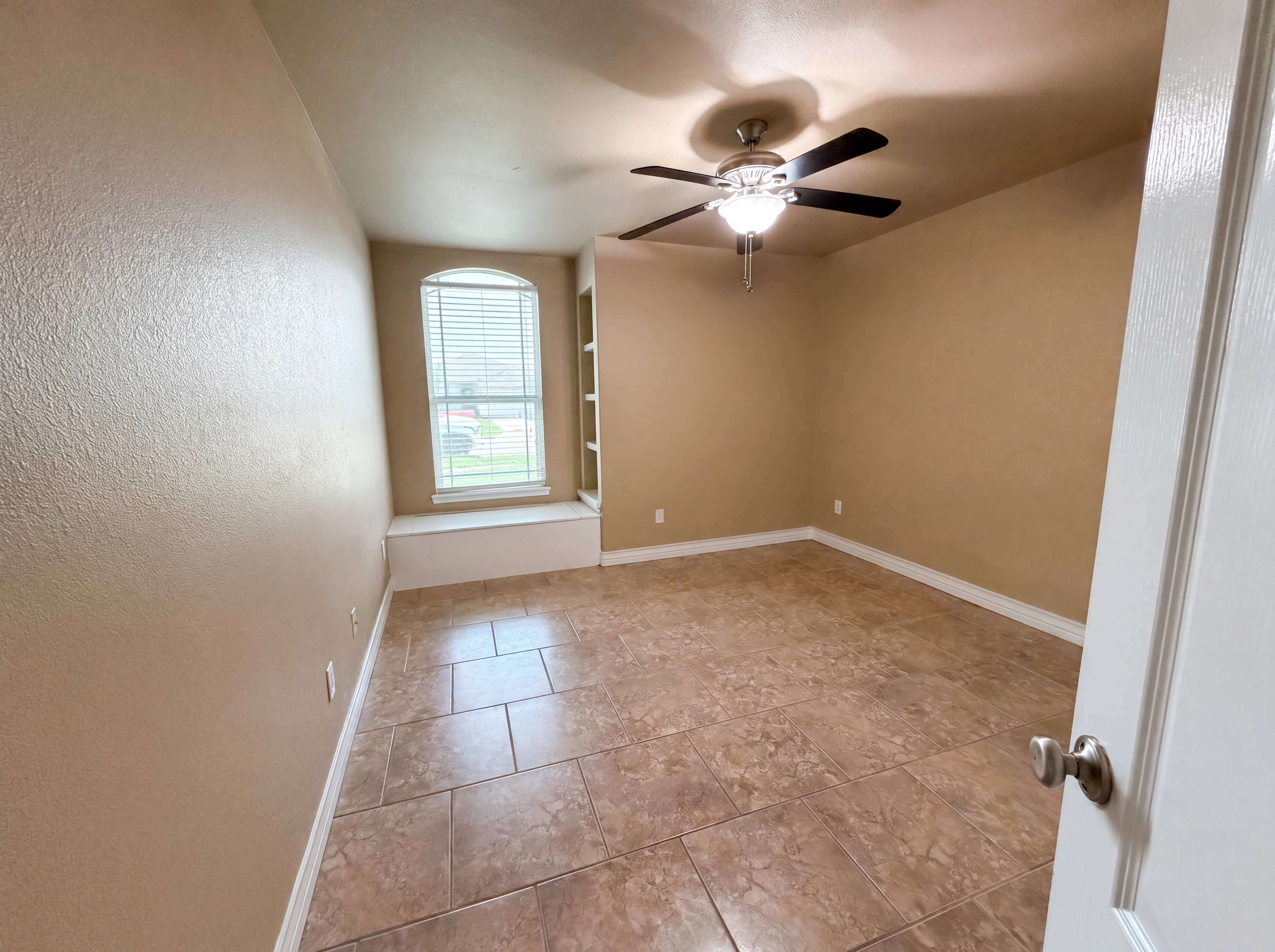 Photo 12 of 16 of 11318 Brendel Ln, Corpus Christi, TX