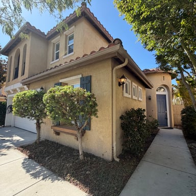 Property photo 1 of 1733 Avenida Cafe