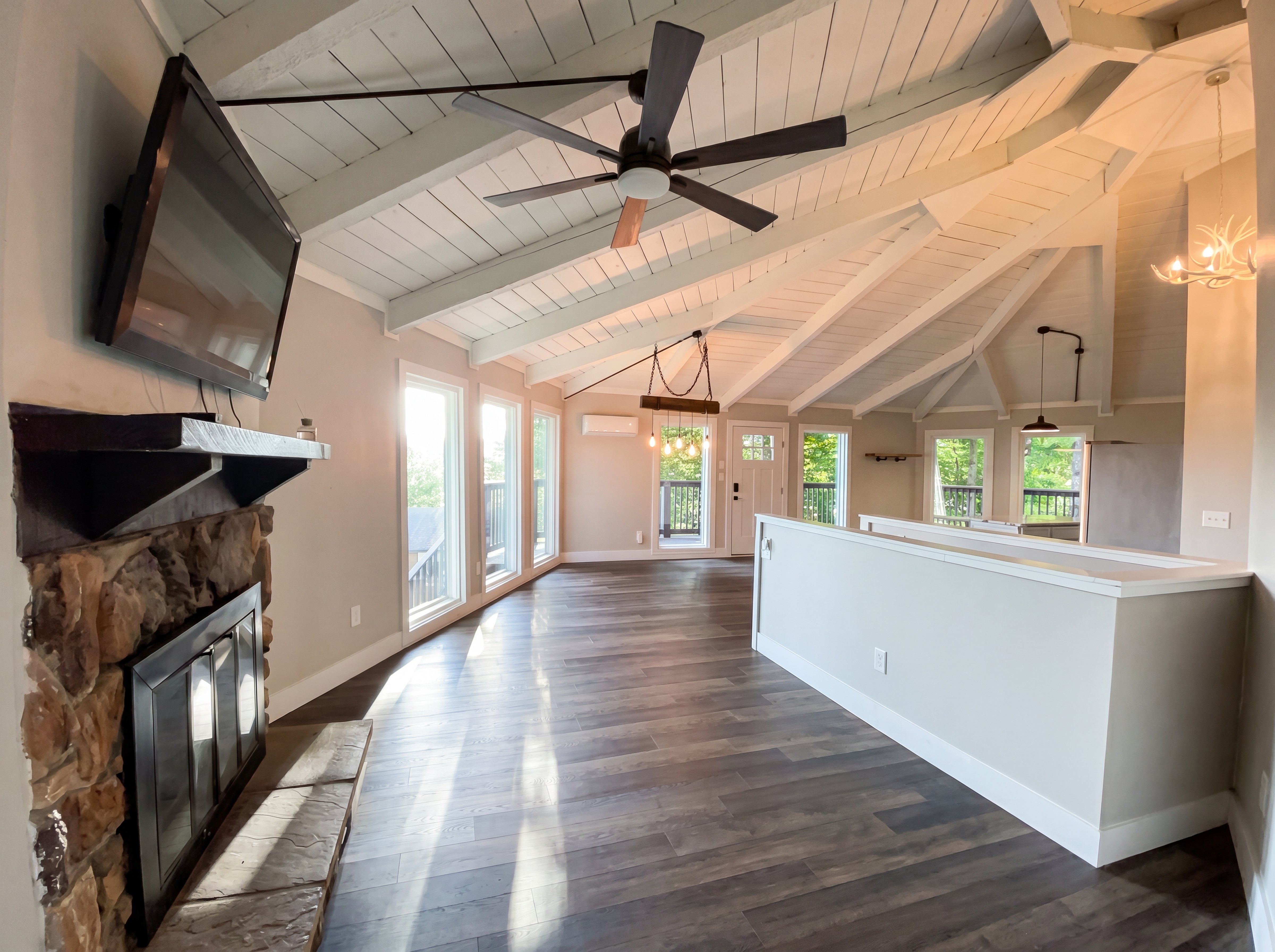 Photo 3 of 19 of 119 Beechwood Ln, Beech Mountain, NC