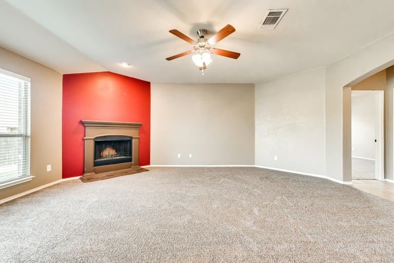 Photo 13 of 32 - 890 Lancashire Ln, Aubrey, TX 76227