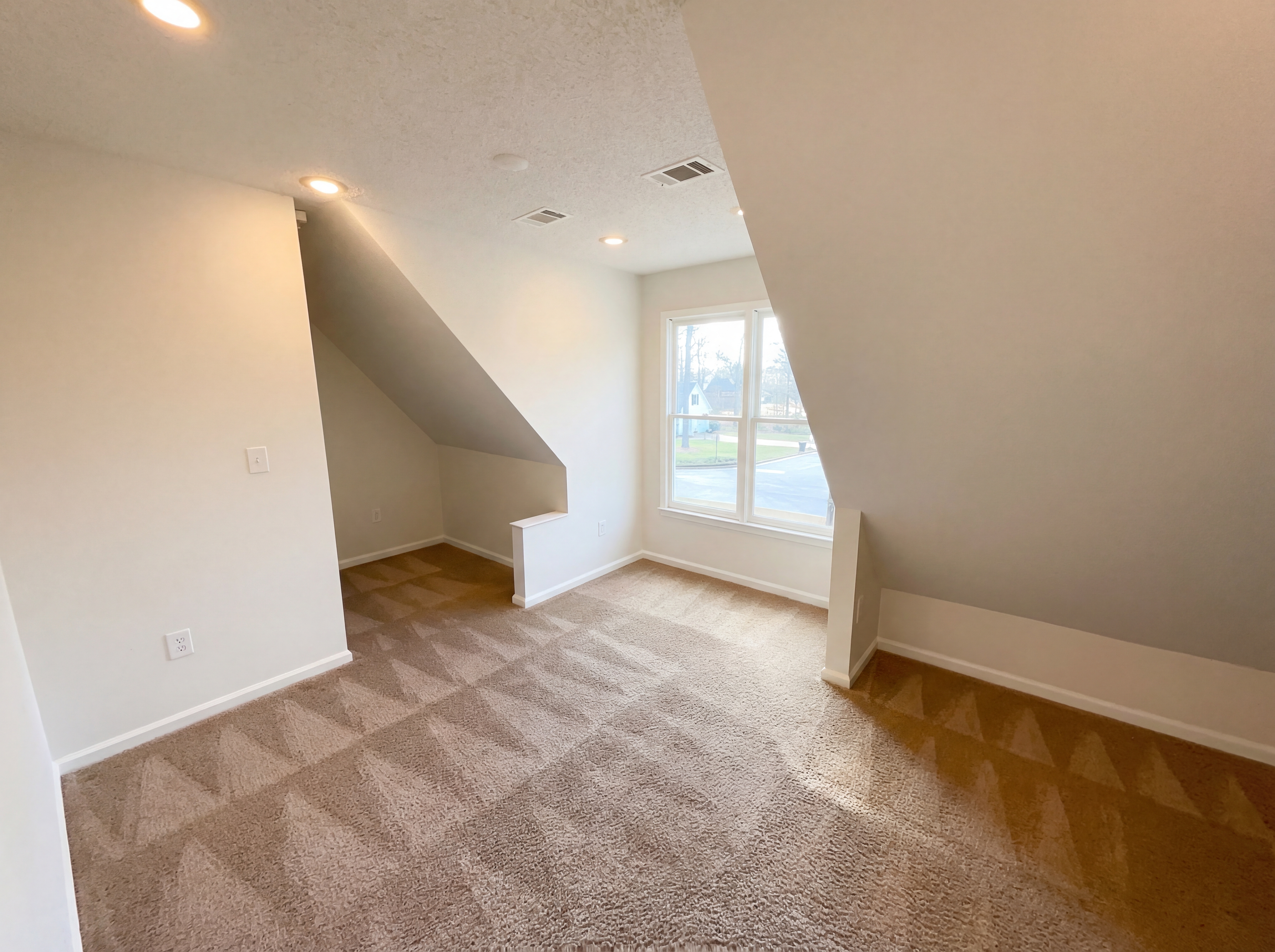 Photo 17 of 28 of 1012 Crown Corners Dr, McDonough, GA