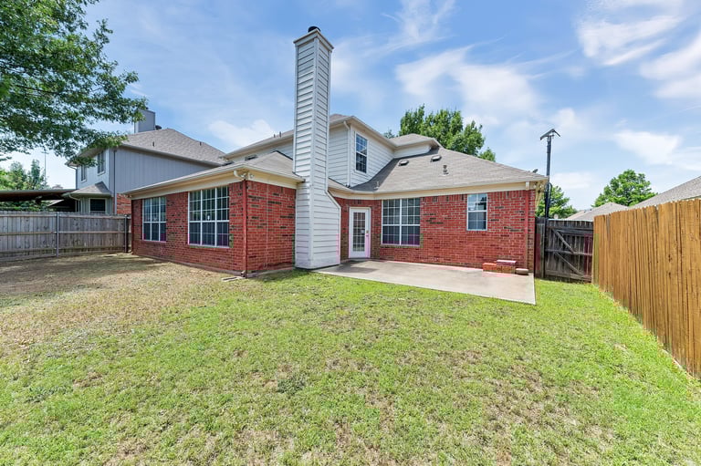 Photo 6 of 29 - 4719 Lennon Ave, Arlington, TX 76016