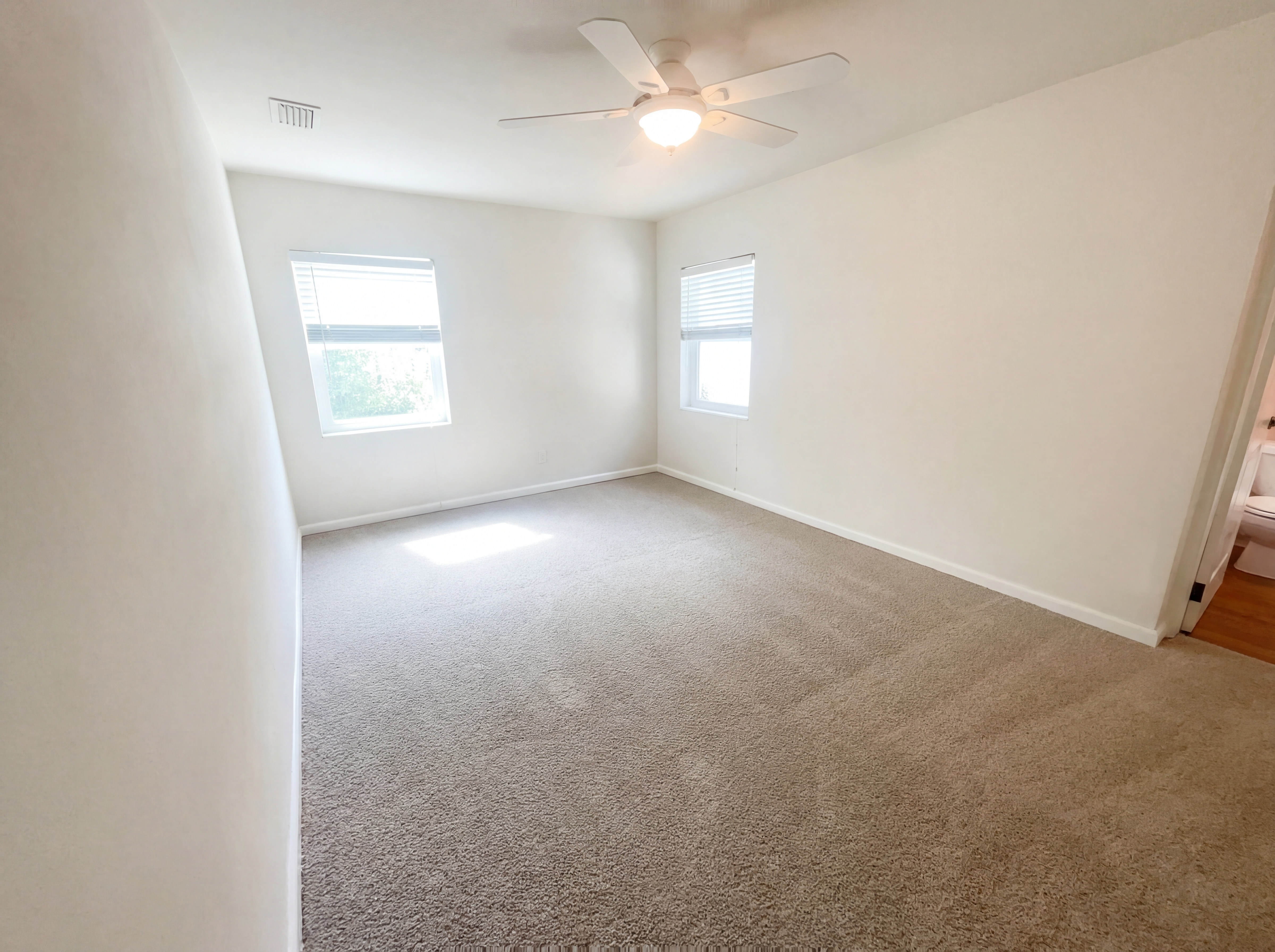 Photo 12 of 14 of 6123 Robbins Cir S, Jacksonville, FL