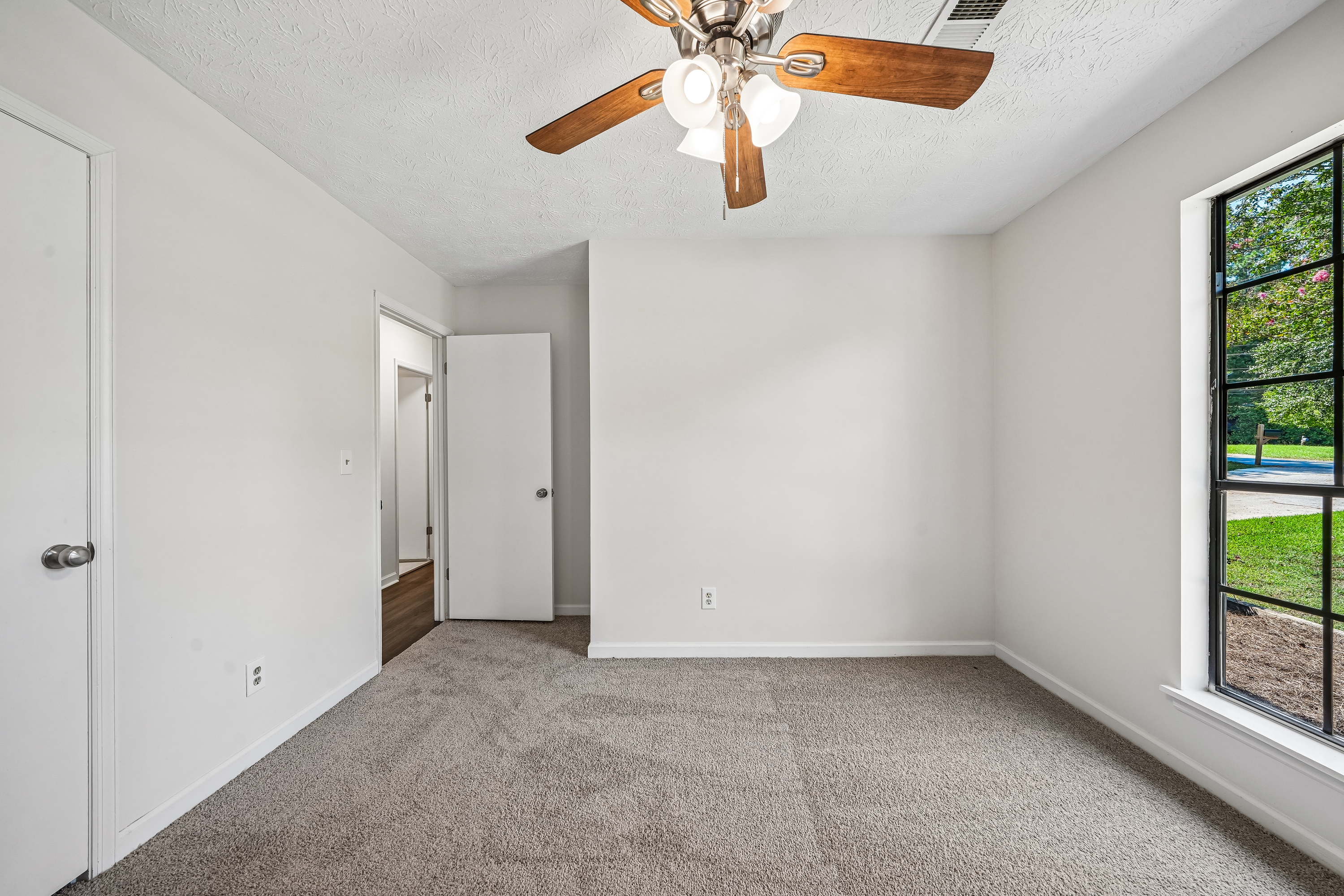 Photo 4 of 26 of 2464 Silver Moss Way, Lawrenceville, GA