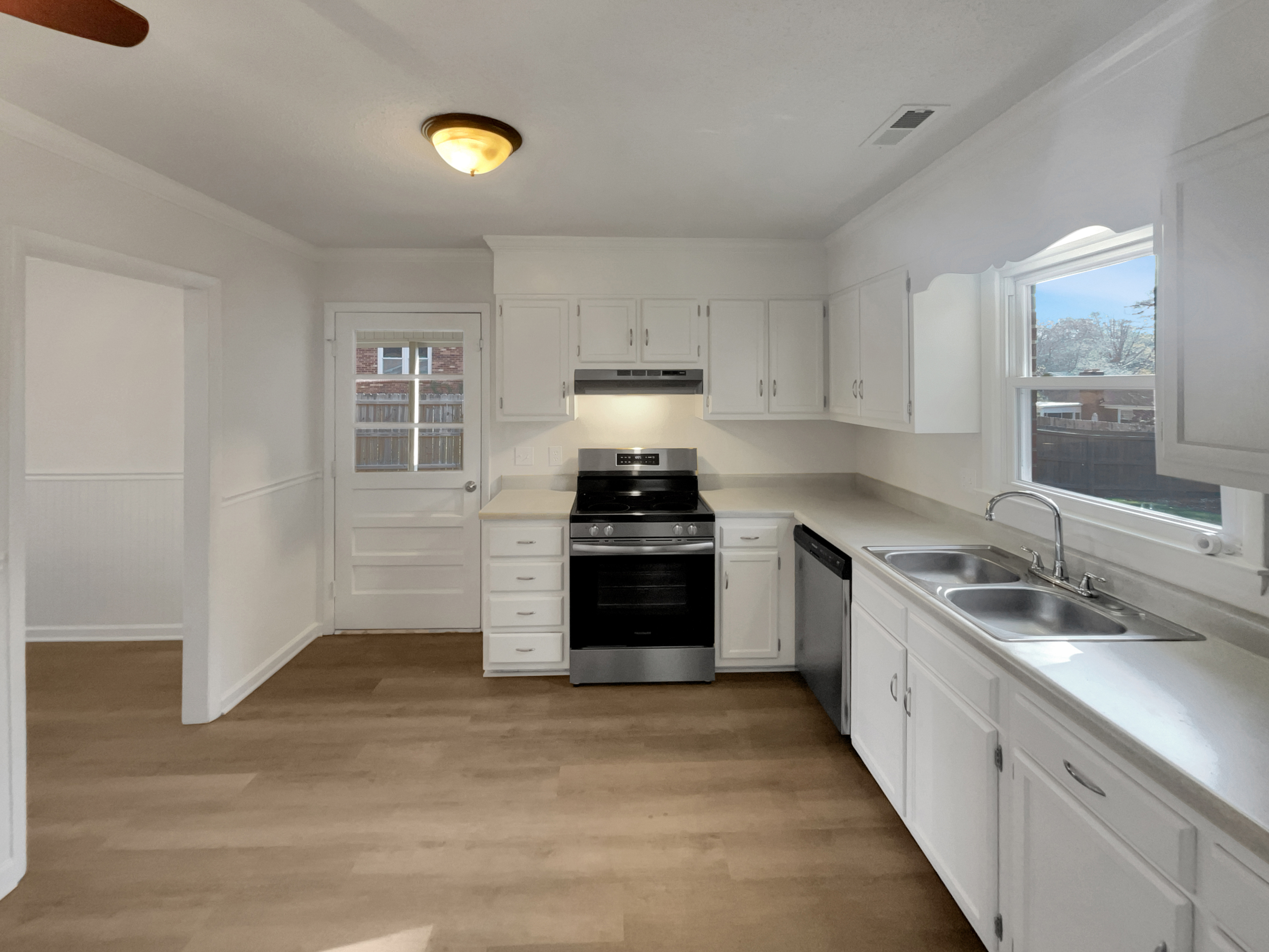 Photo 11 of 22 of 5908 Millstone Ln, Winston-Salem, NC