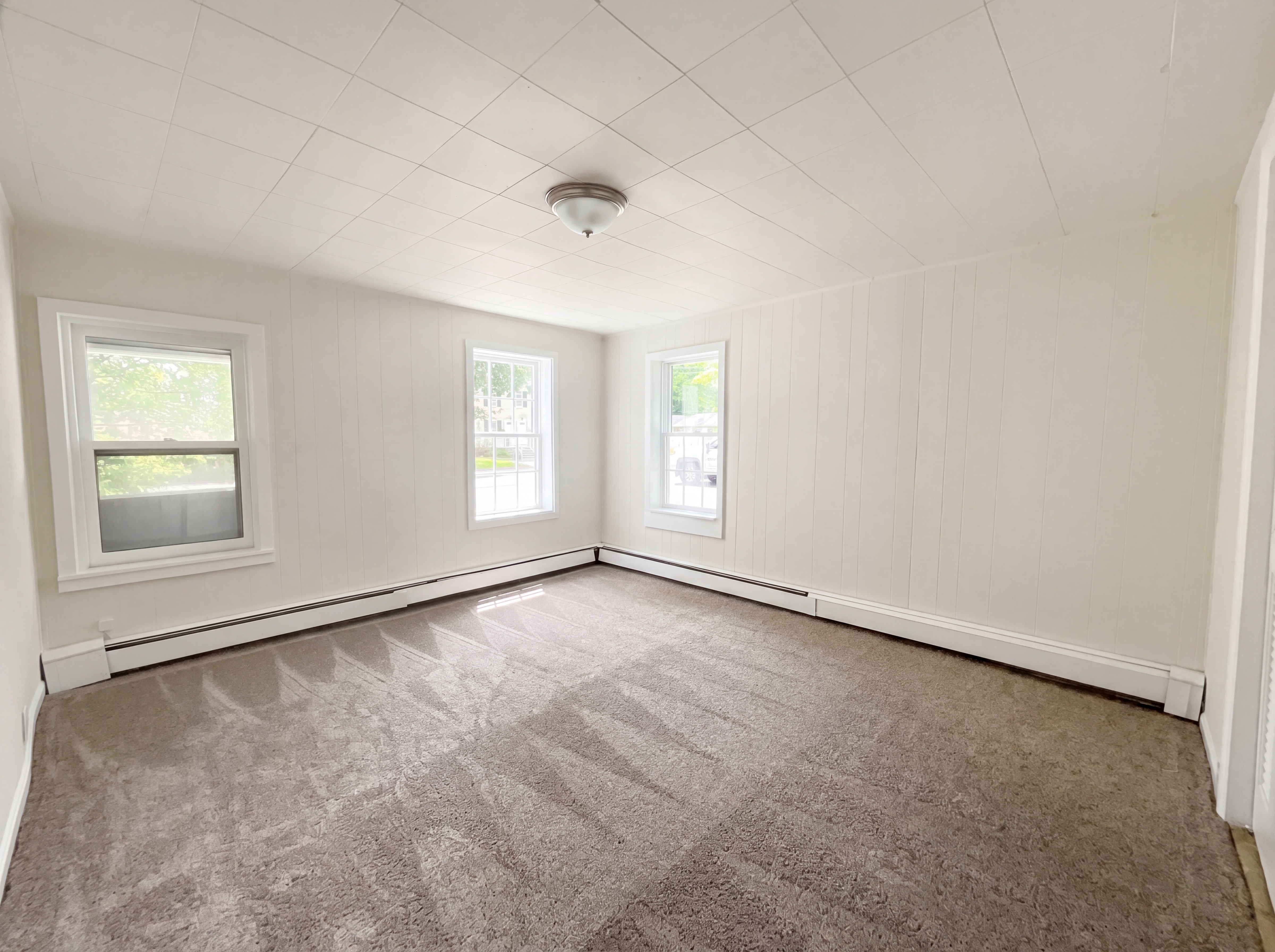 Photo 7 of 22 of 361 Tremont St, Taunton, MA