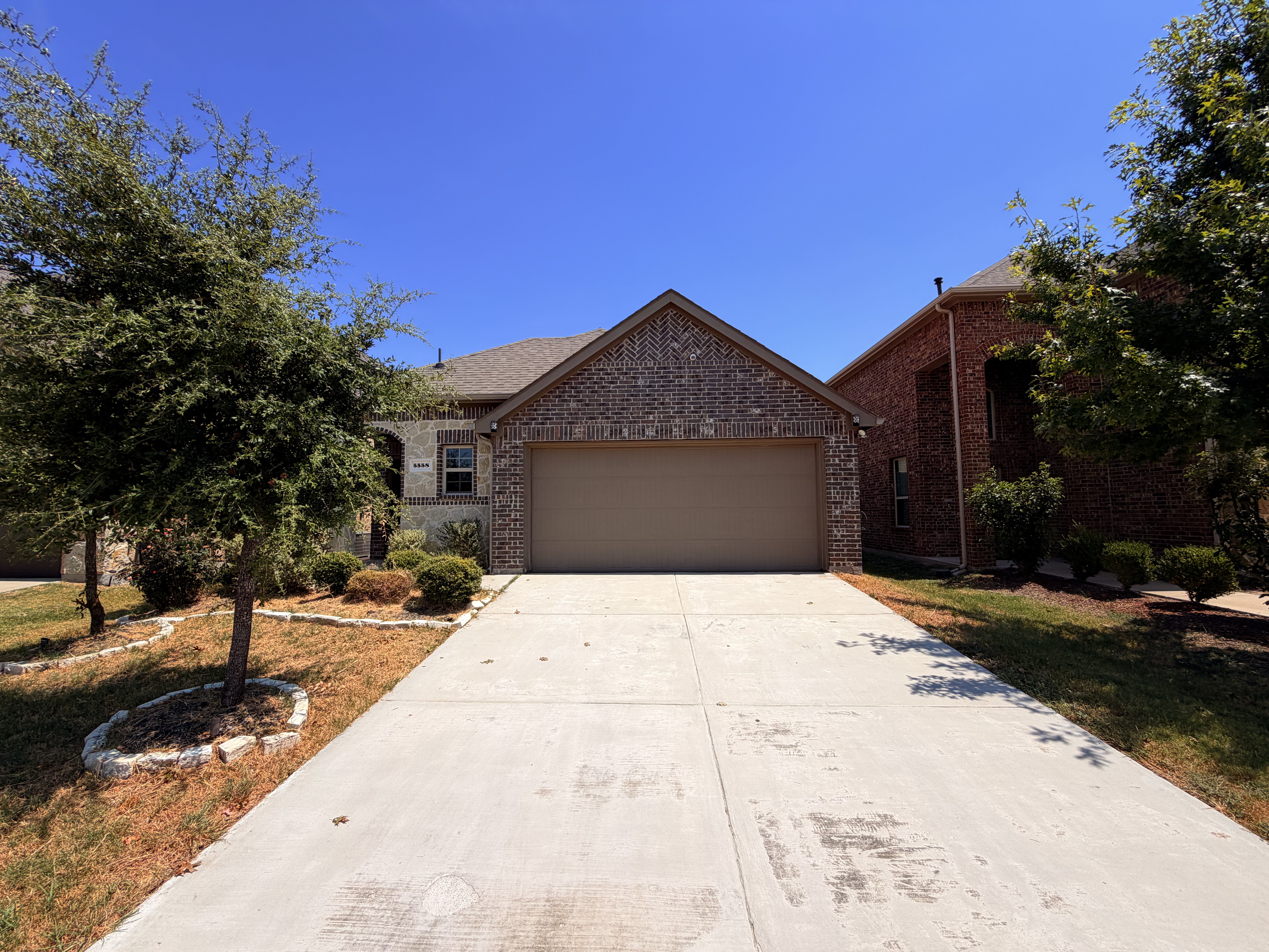 Photo 2 of 16 of 5558 Yarborough Dr, Forney, TX