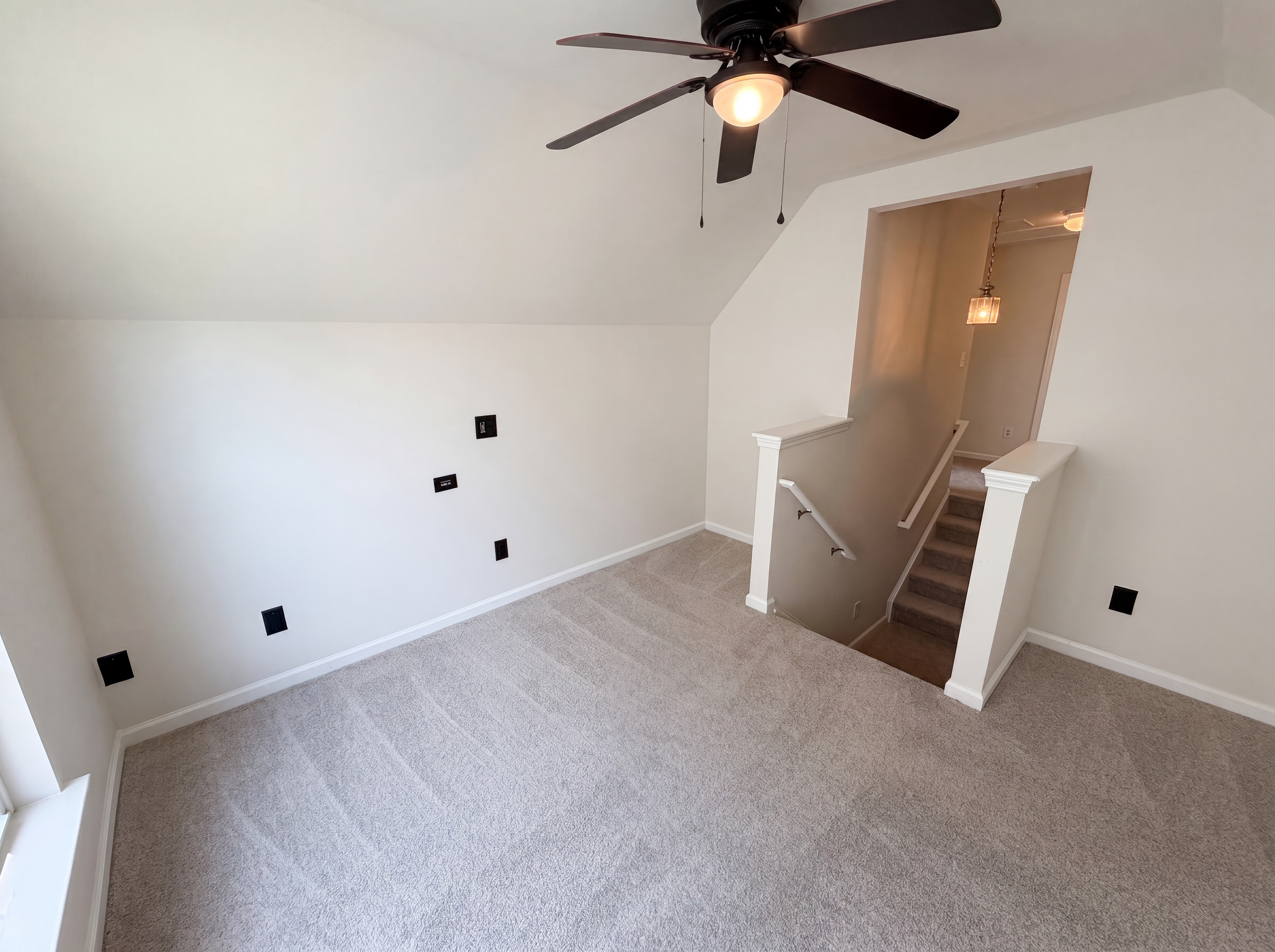 Photo 10 of 21 of 6121 Linda Vista Ln, Charlotte, NC