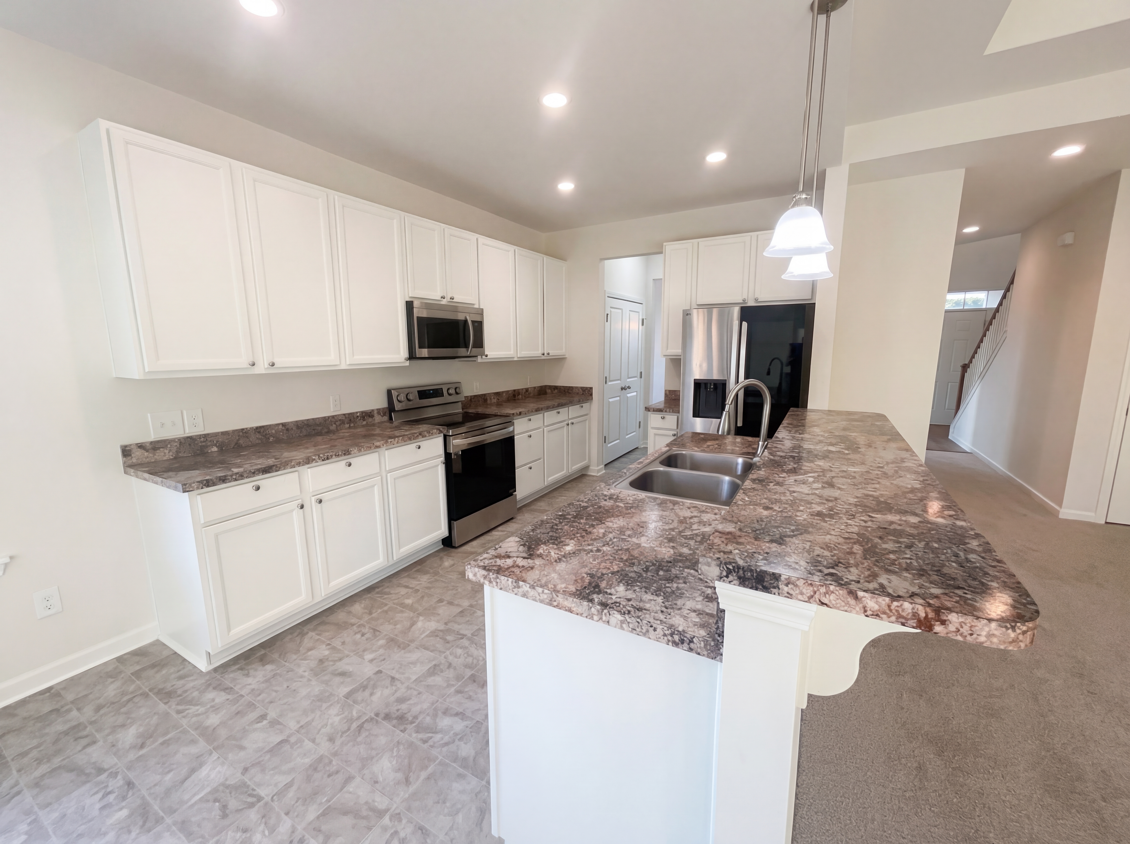 Photo 2 of 21 of 2226 Pimlico Dr, Ridgeville, SC