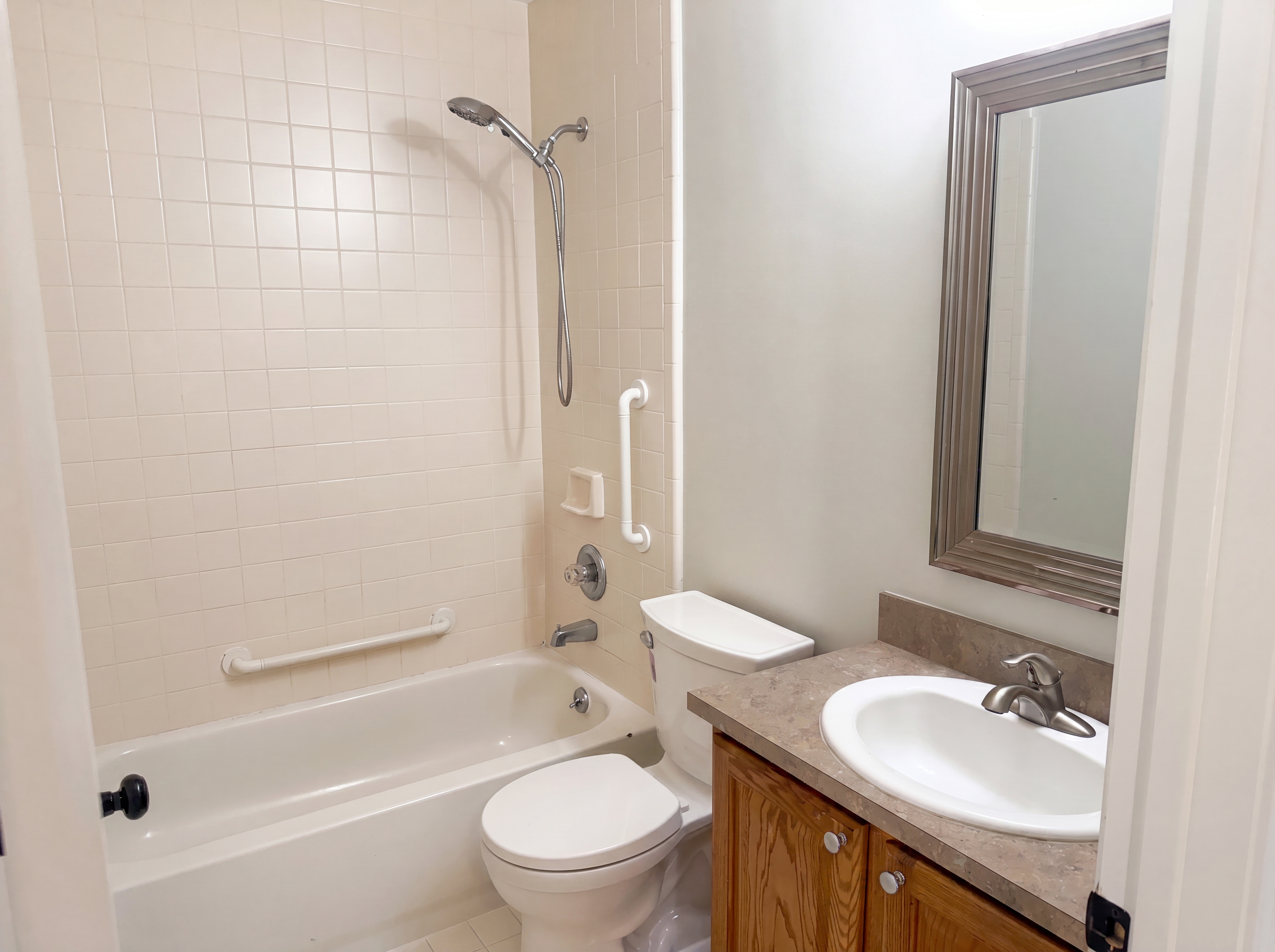 Photo 11 of 21 of 42724 North Walnut St, Clinton Township, MI