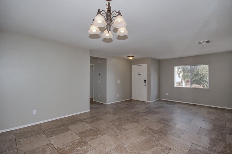 Photo 5 of 25 - 22818 W Yavapai St, Buckeye, AZ 85326