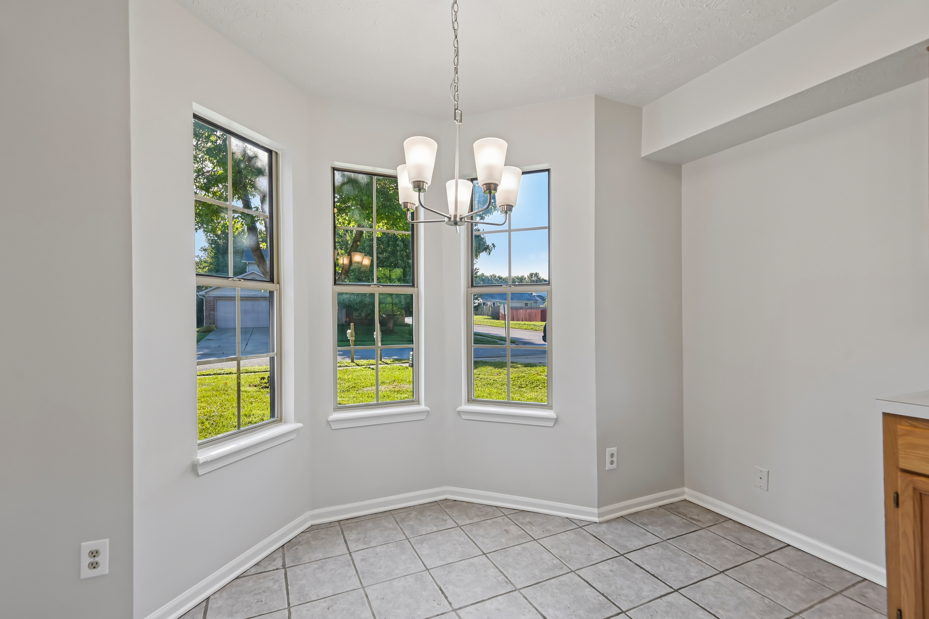Photo 18 of 39 of 5654 Crown Vetch Pl, Indianapolis, IN