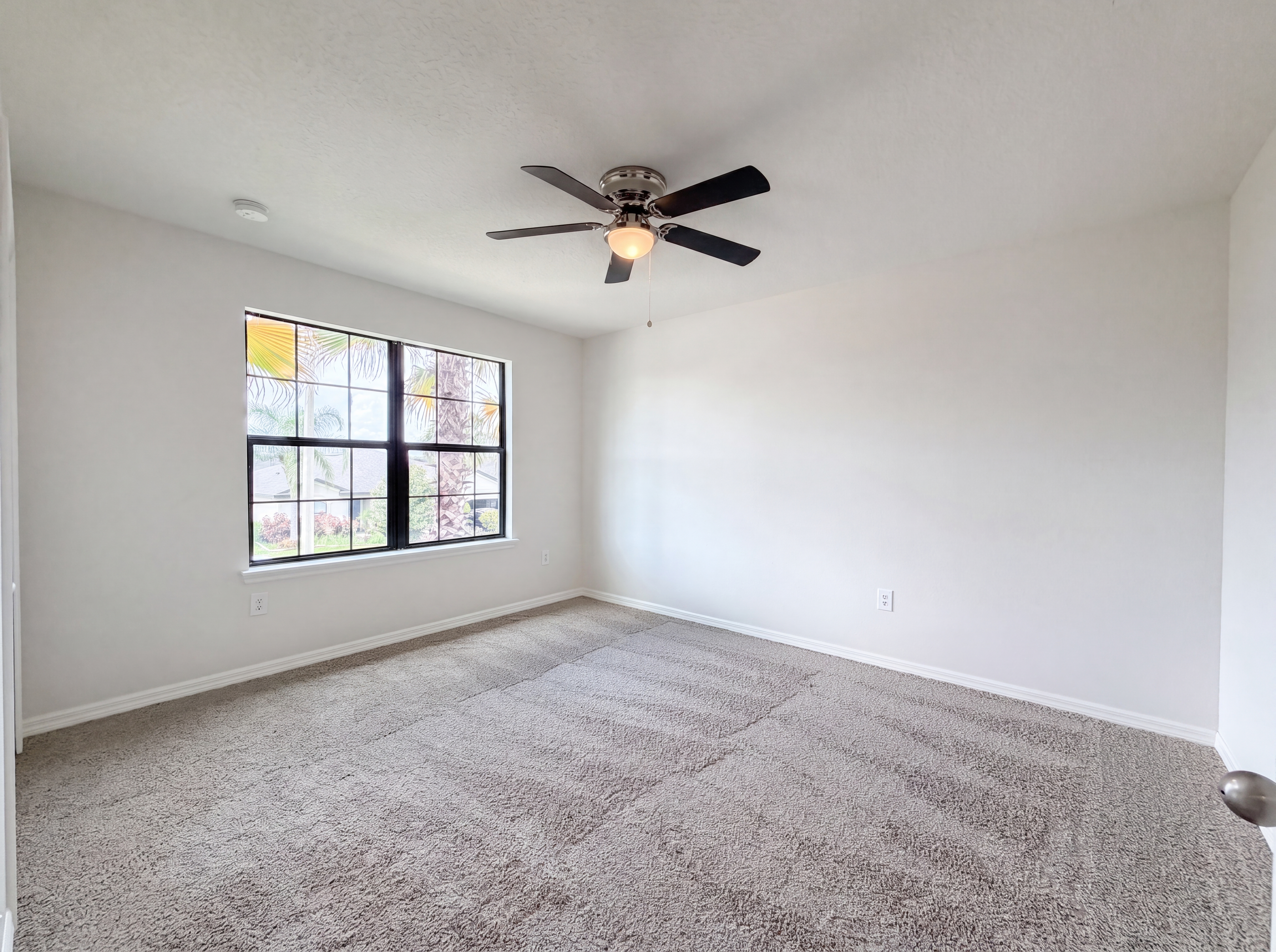 Photo 15 of 29 of 14207 Alistar Manor Dr, Wimauma, FL