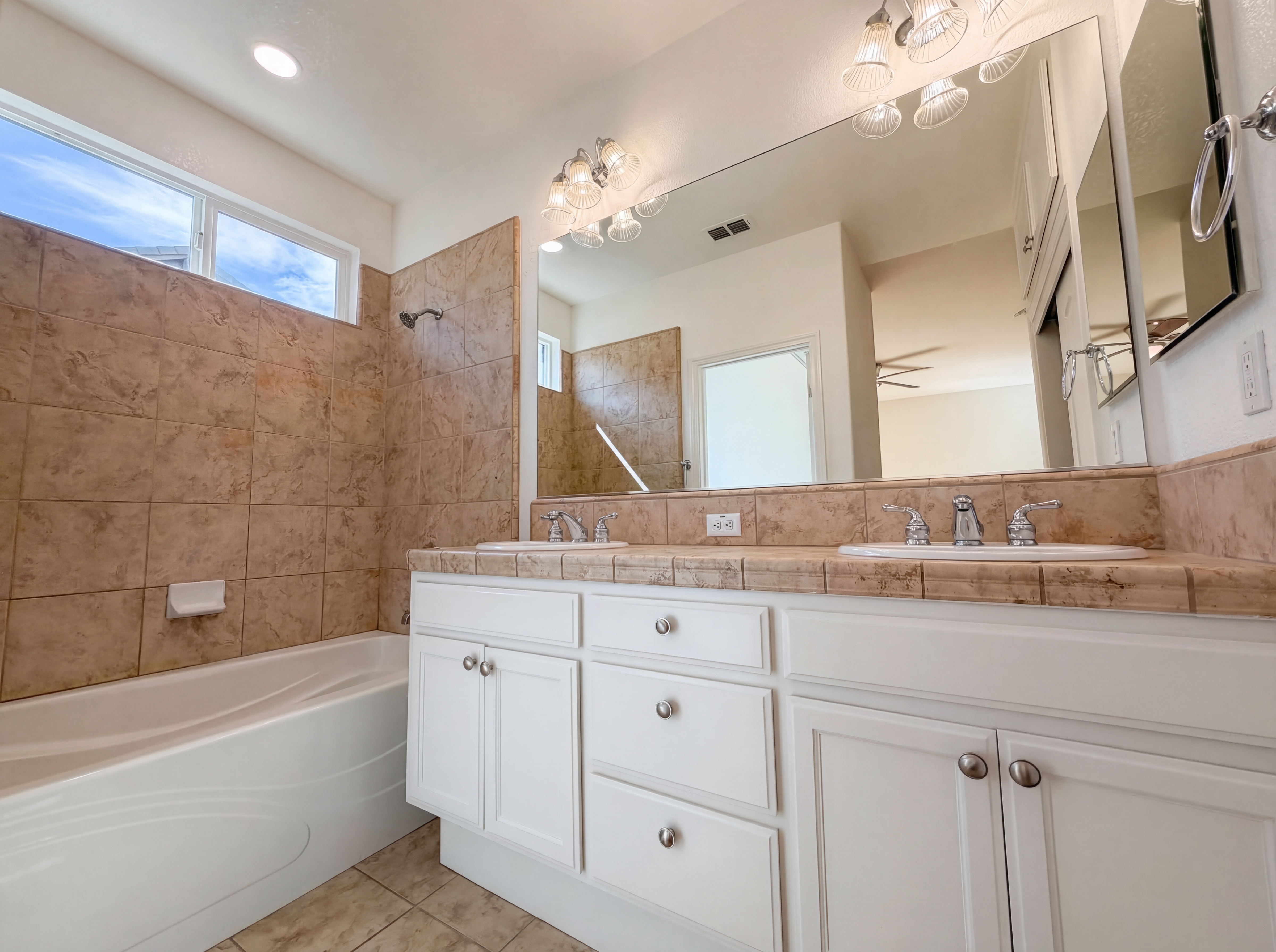 Photo 19 of 22 of 400 Caravaggio Cir, Sacramento, CA