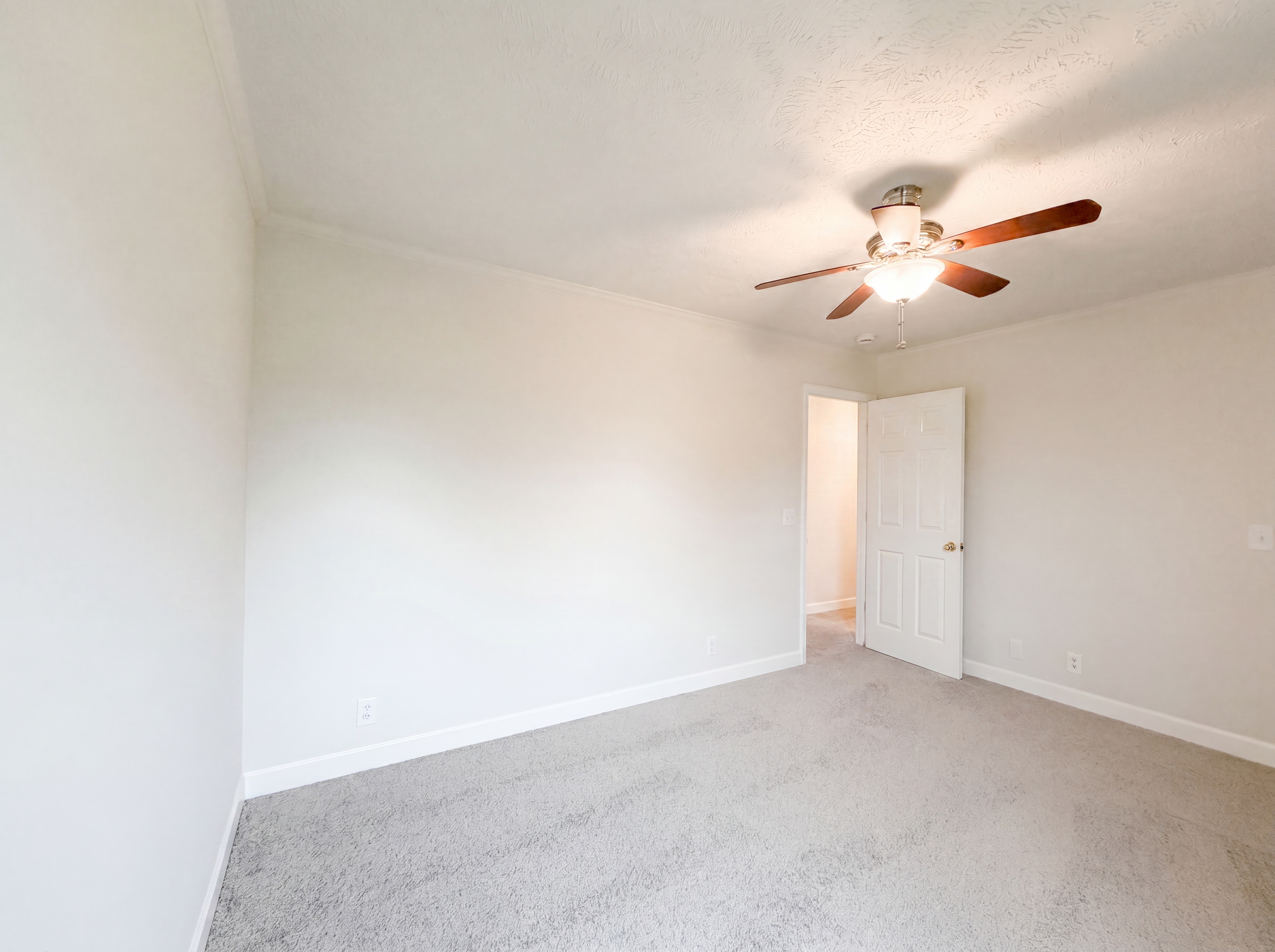 Photo 15 of 25 of 1223 California Dr, Murfreesboro, TN