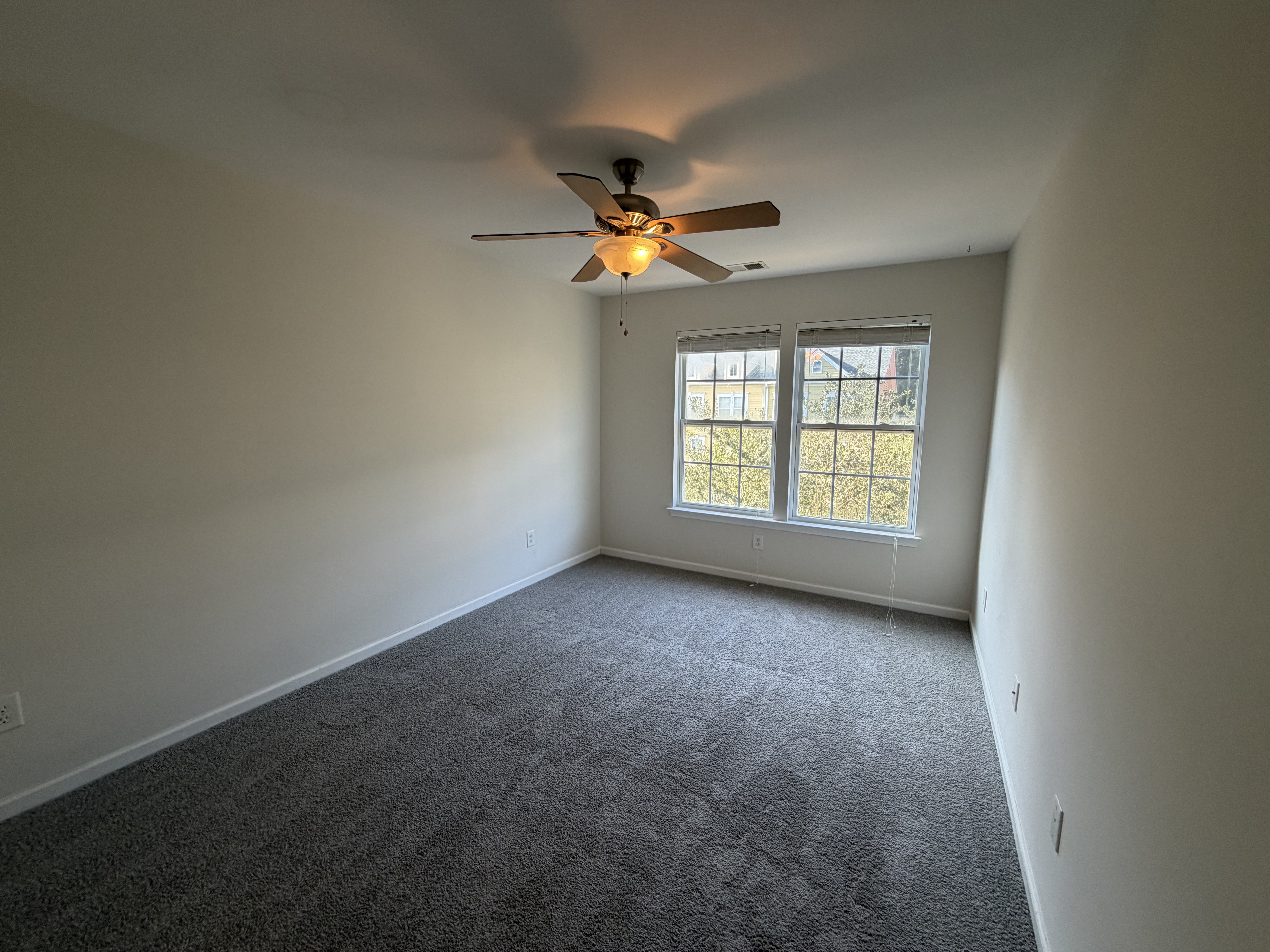 Photo 5 of 20 of 9004 Parlor Dr, Ladson, SC