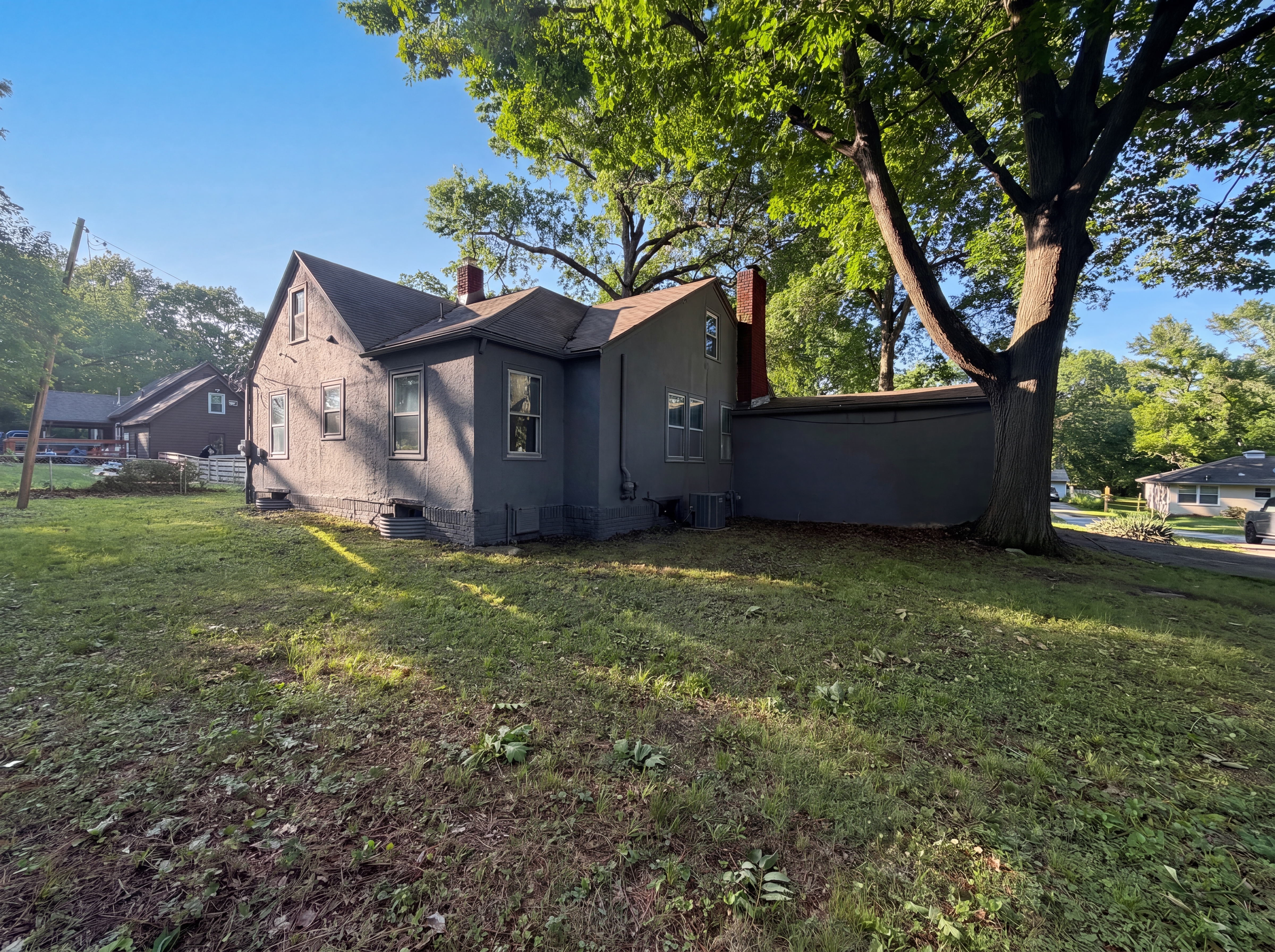 Photo 5 of 21 of 11304 E 55th Ter, Raytown, MO
