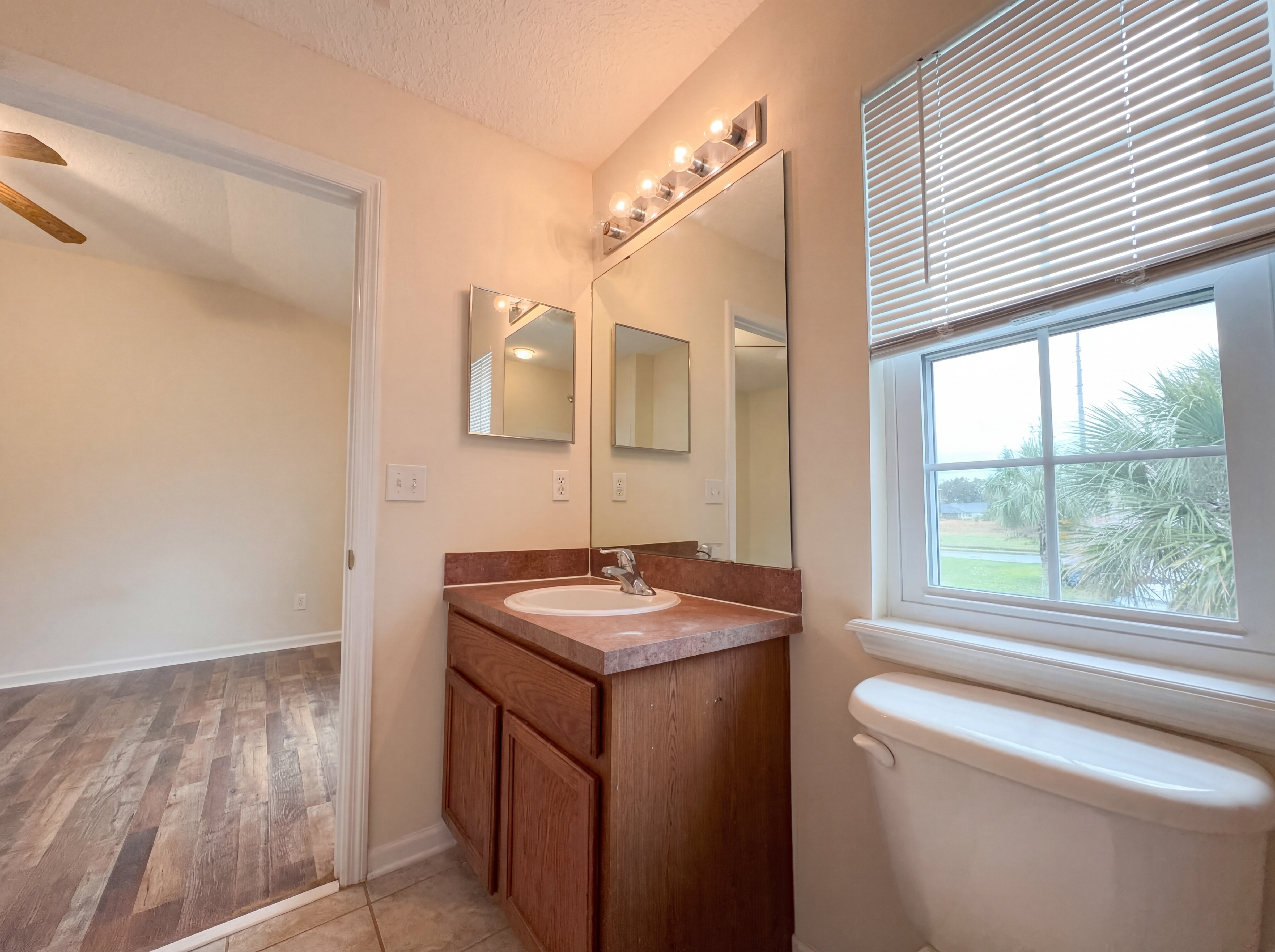 Photo 15 of 17 of 1539 Biscayne Bay Dr, Jacksonville, FL